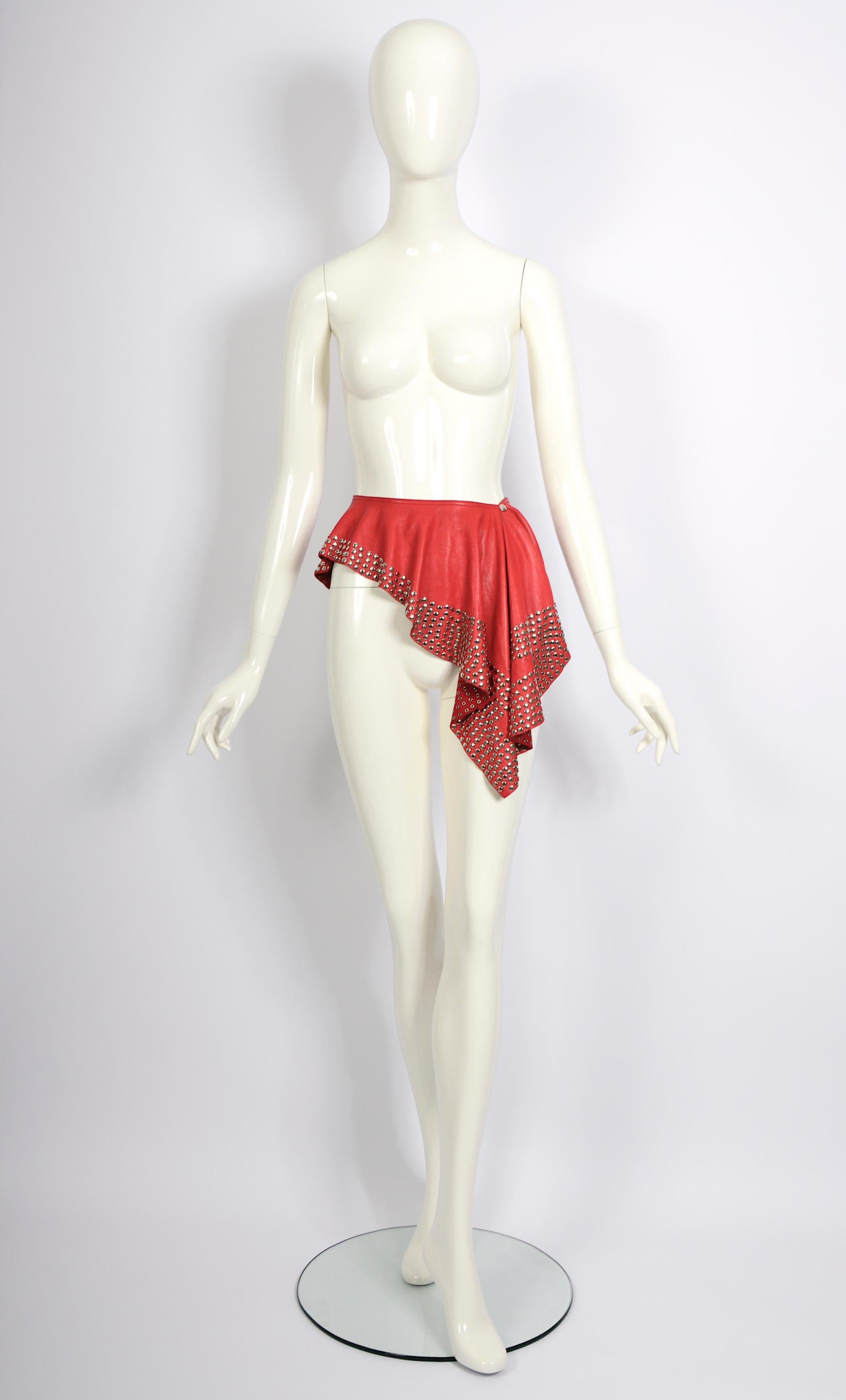 Azzedine Alaia circa 1981 collectionneurs Studded embellished red leather belt skirt en vente 8