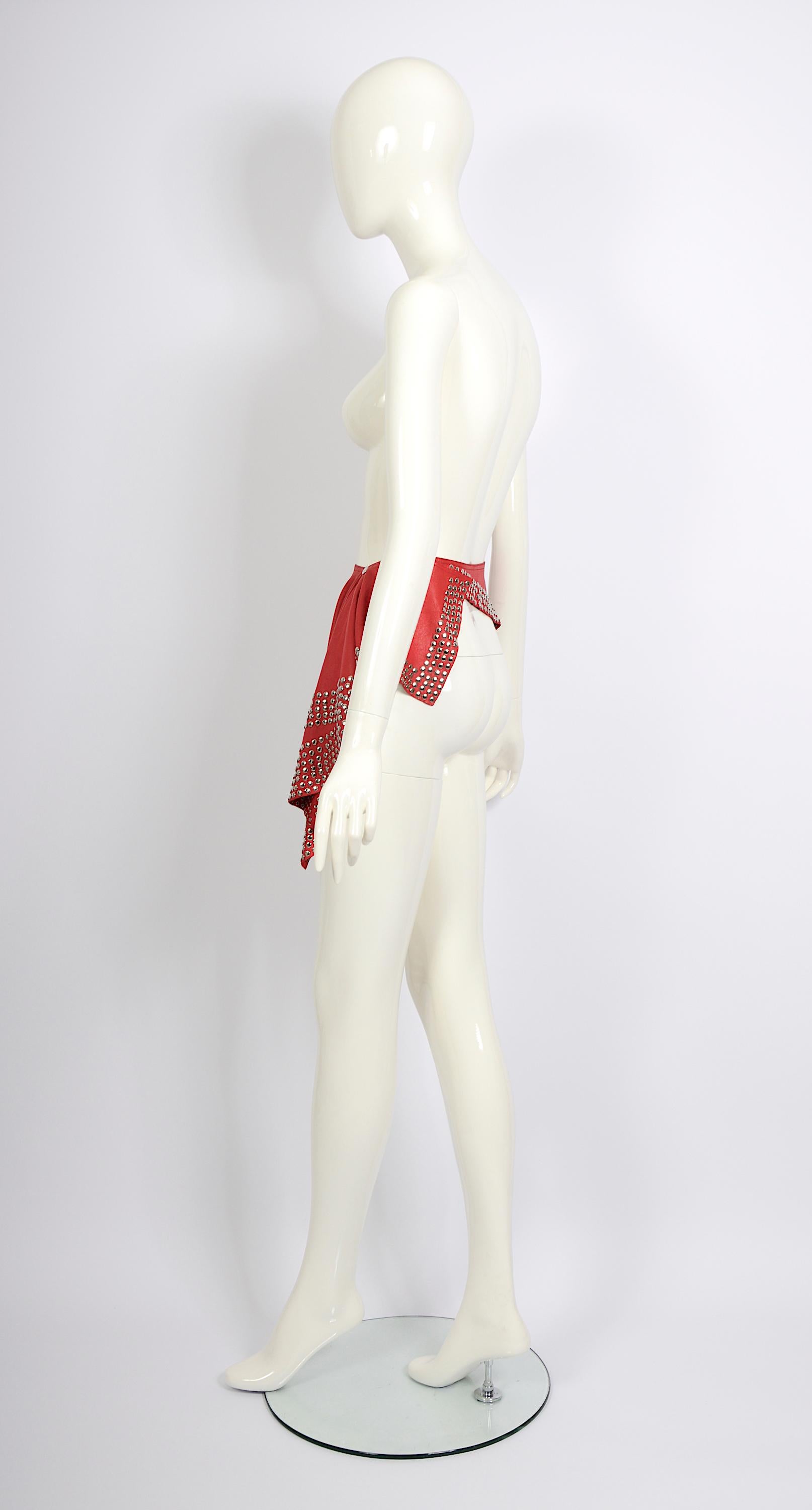 Azzedine Alaia circa 1981 collectionneurs Studded embellished red leather belt skirt en vente 5