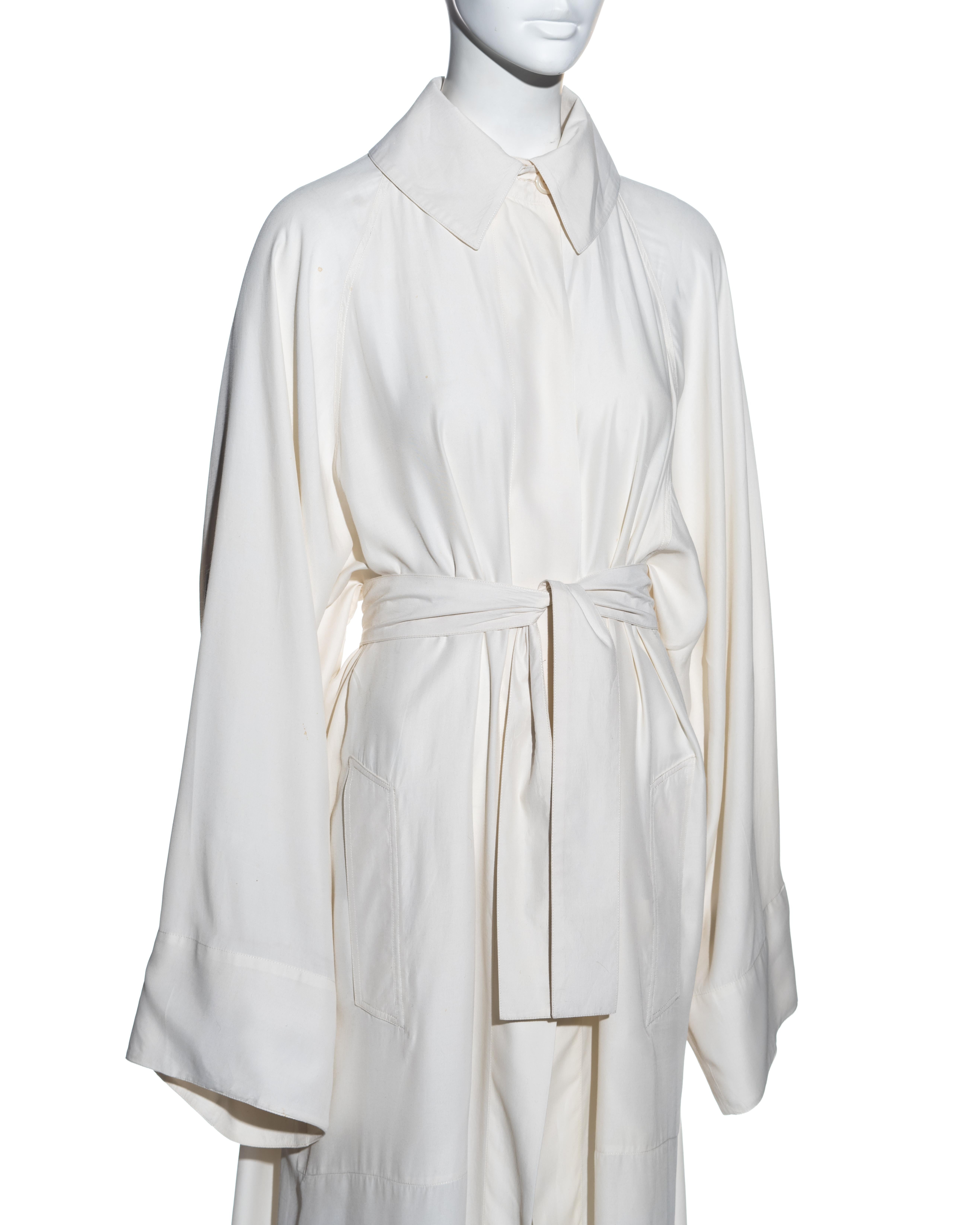 Azzedine Alaia Cremefarbenes Mantelkleid aus Baumwollfalten, F/S 1985 im Zustand „Gut“ im Angebot in London, GB