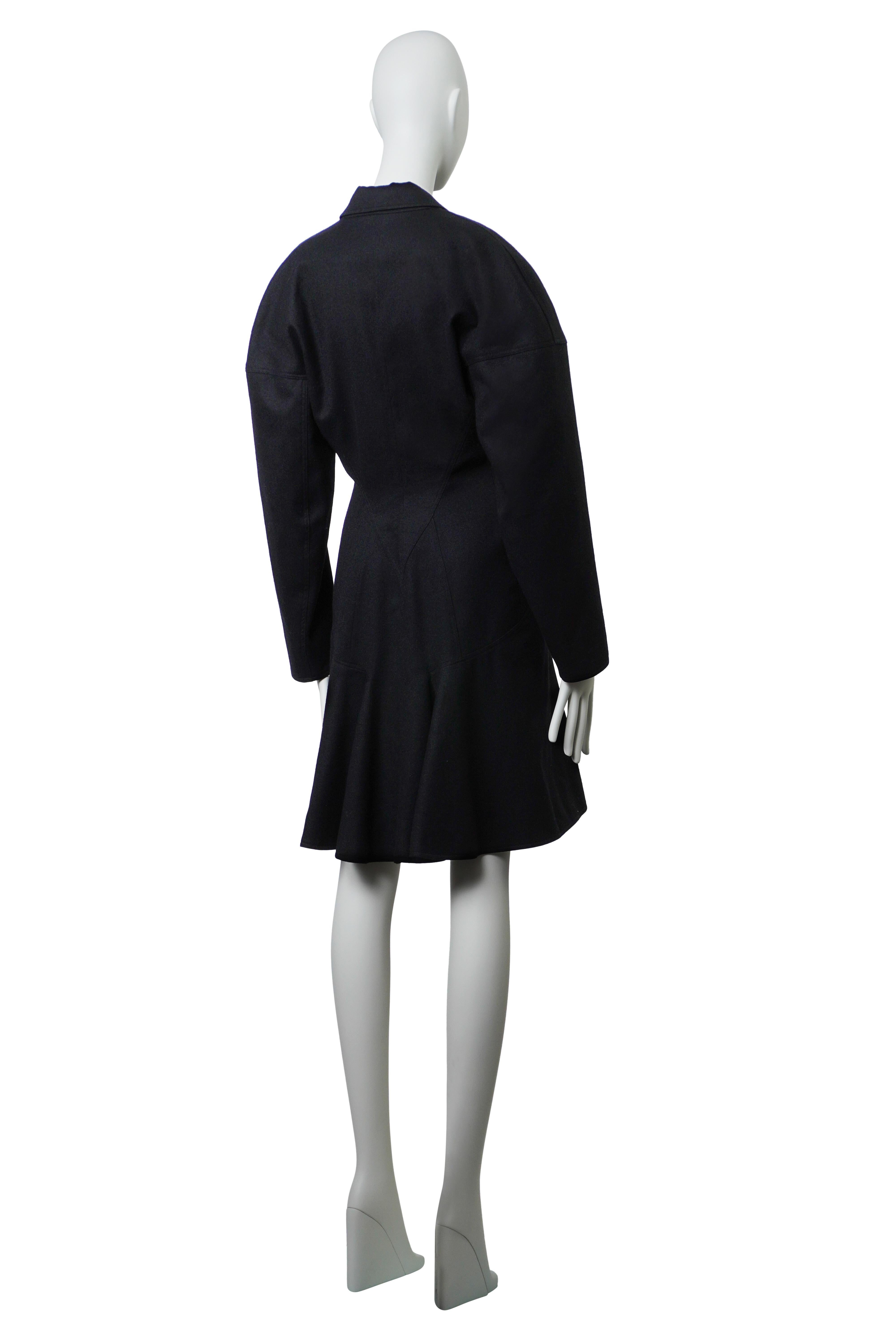 AZZEDINE ALAÏA A/I 1986 Raro Cappotto da Passerella FR42 in vendita 3