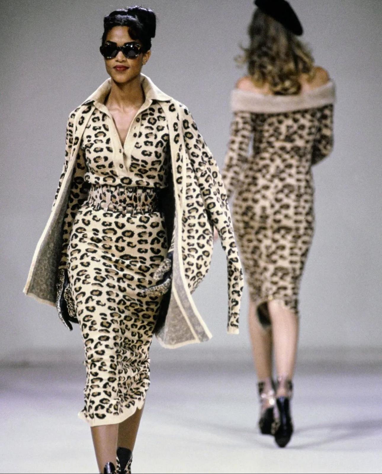 Azzedine Alaïa F/W 1991 Leopard wool knitted body and leggings set  For Sale 1