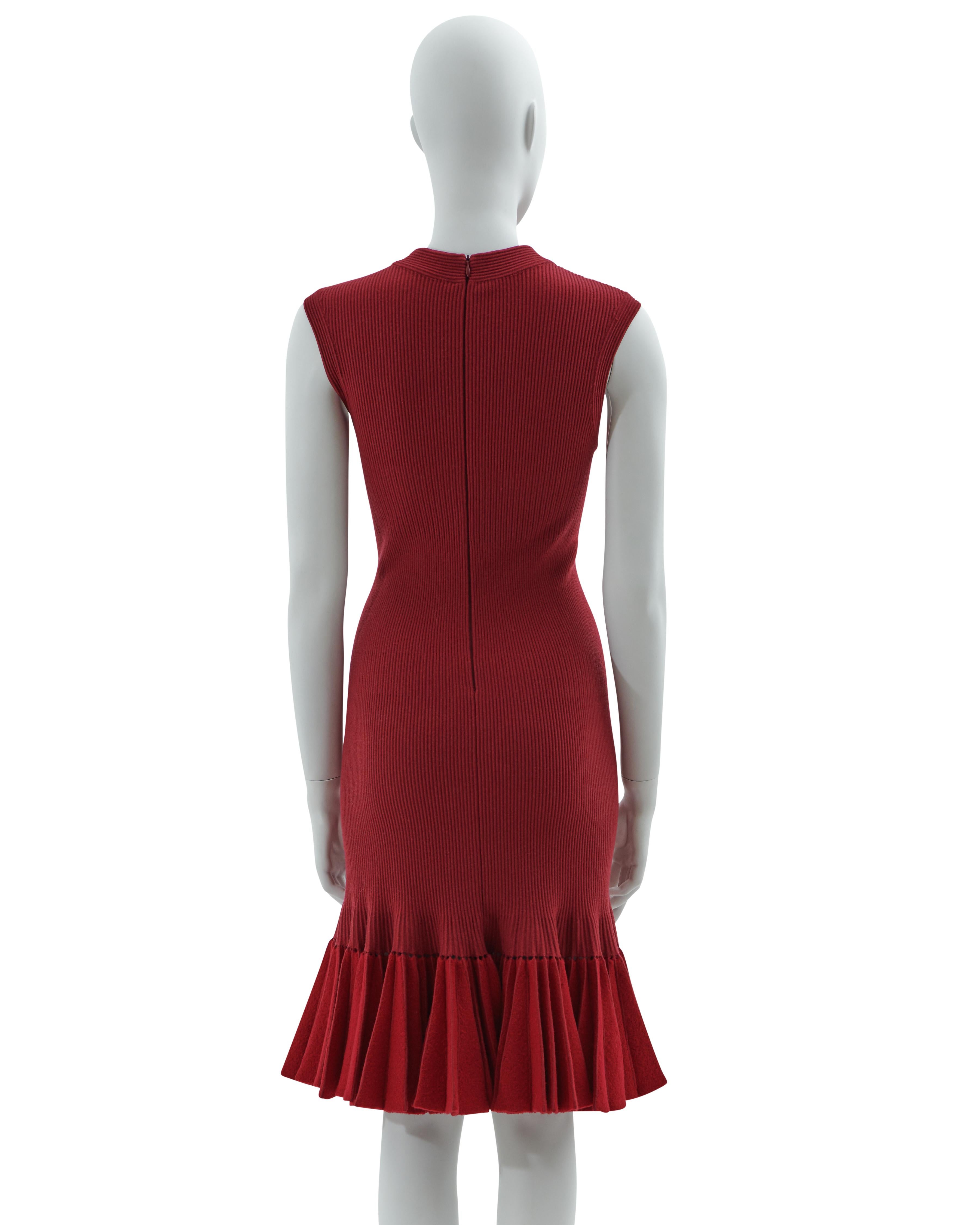Azzedine Alaïa F/W 2009 Red ribbed pleated wool dress In Excellent Condition In Milano, IT