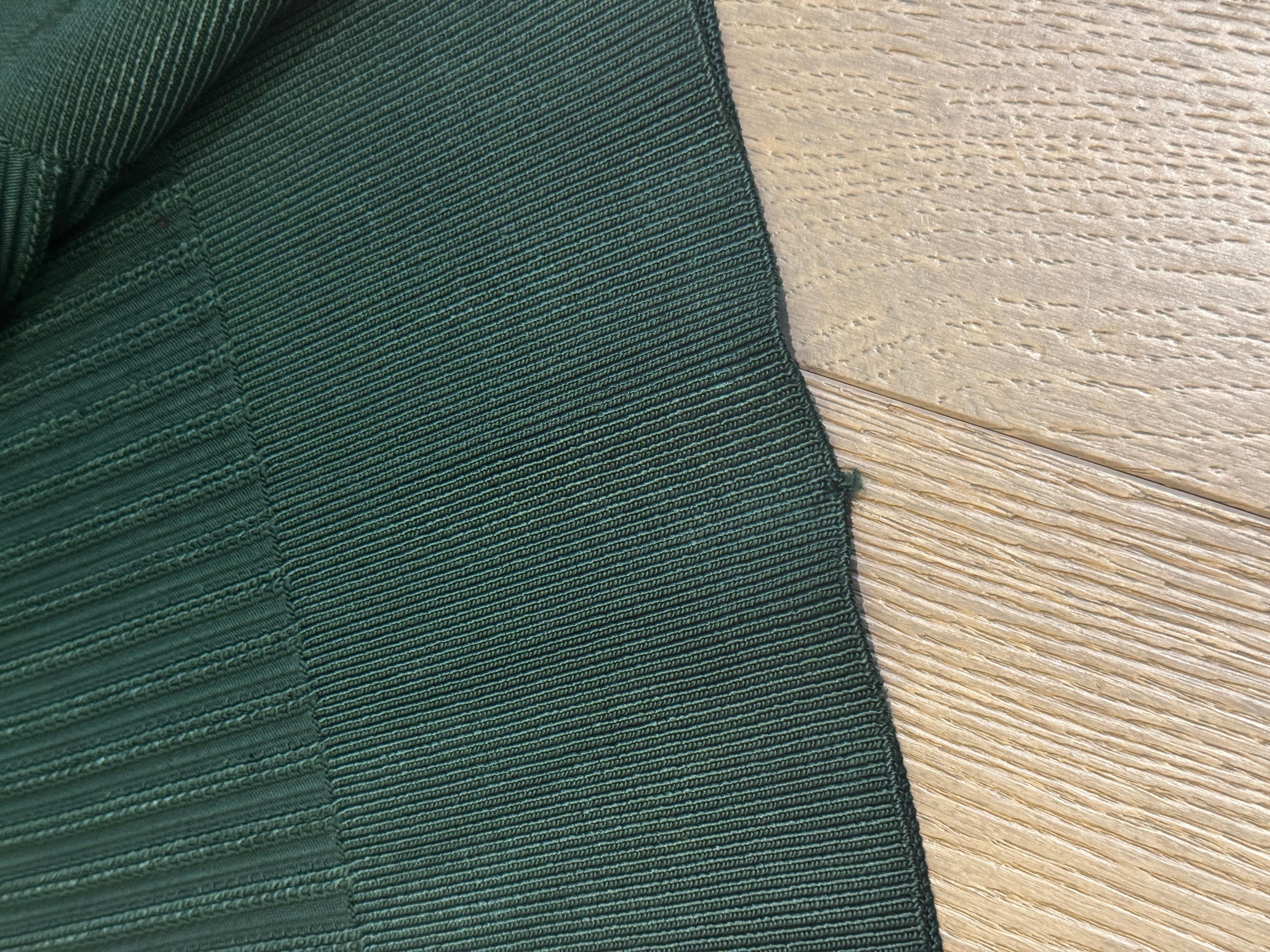 Azzedine Alaïa Fall 1990 Ribbed Knit Green Dress – Scoop Neck & Ruffled Hem For Sale 5