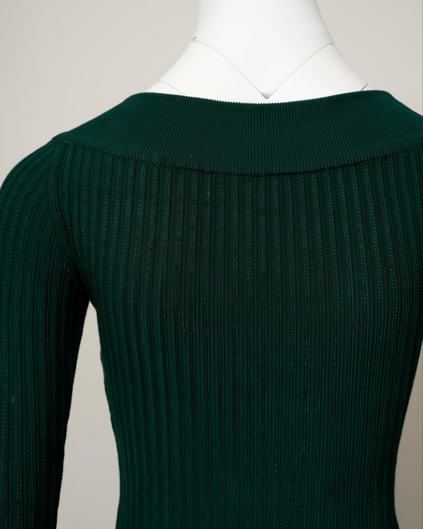 Azzedine Alaïa Fall 1990 Ribbed Knit Green Dress – Scoop Neck & Ruffled Hem For Sale 1