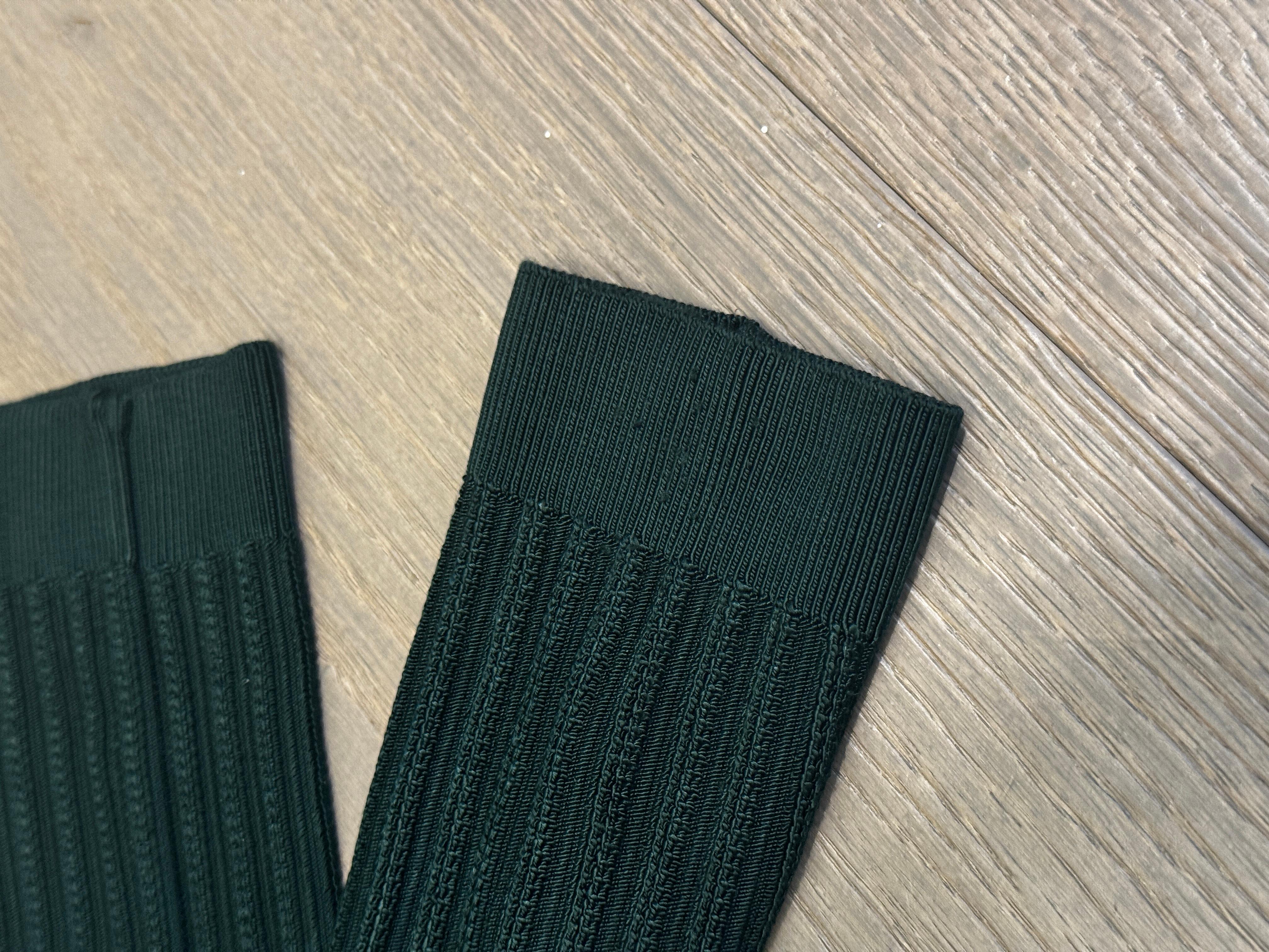 Azzedine Alaïa Fall 1990 Ribbed Knit Green Dress – Scoop Neck & Ruffled Hem For Sale 4