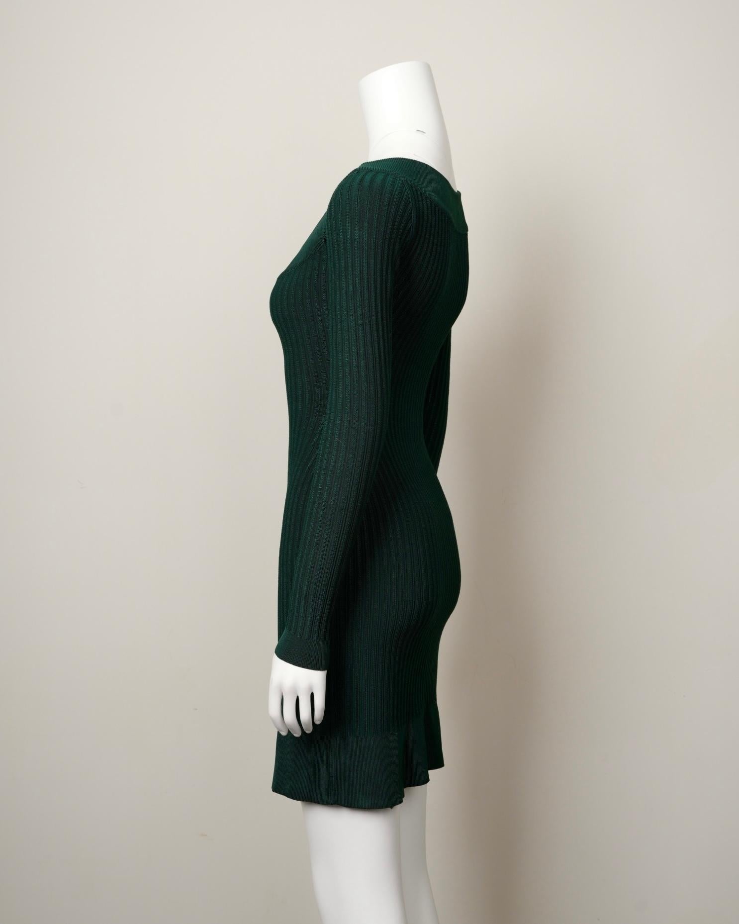 Azzedine Alaïa Herbst 1990 Grünes Kleid aus Rippenstrick - Rundhalsausschnitt und geraffter Saum im Angebot 4