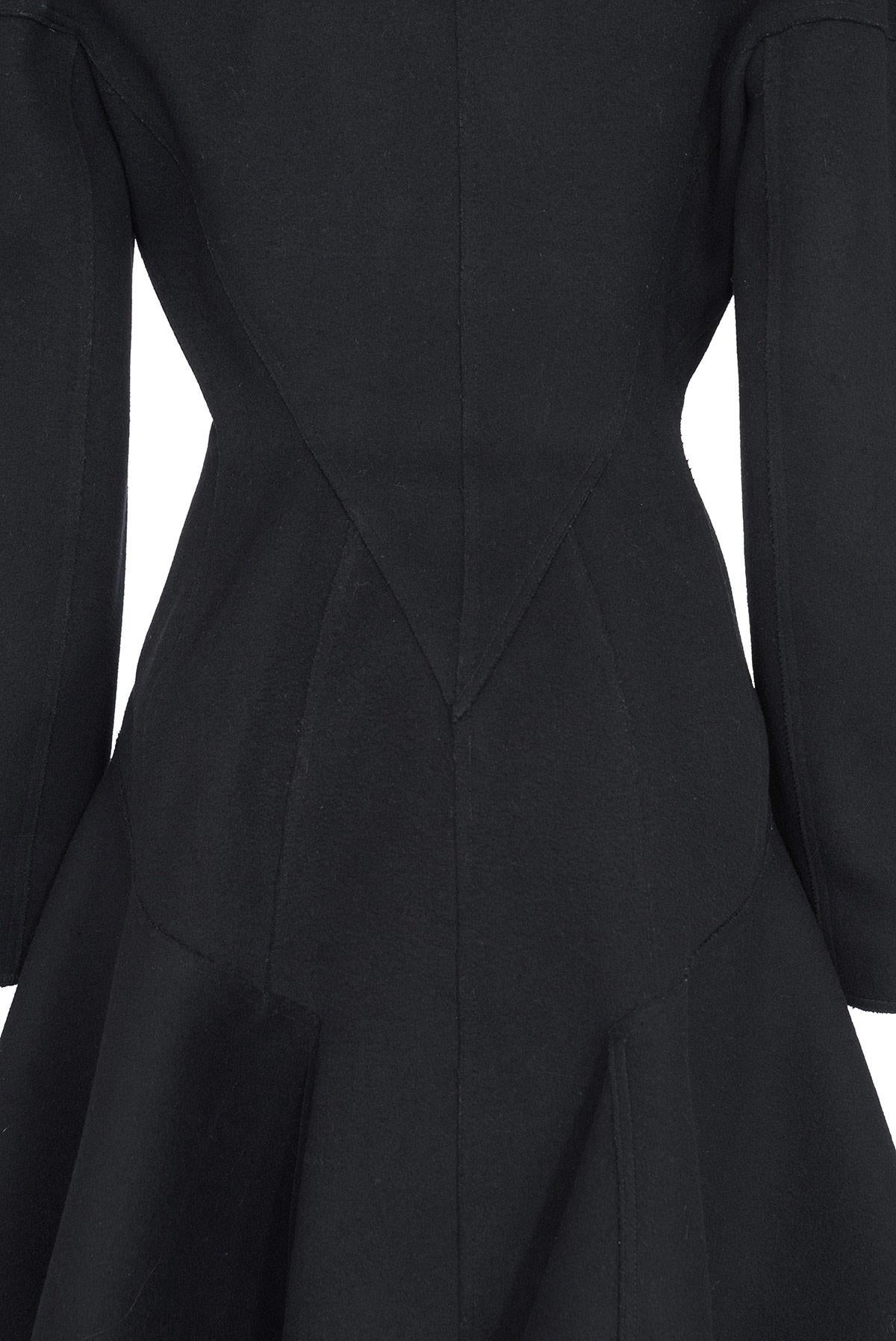 AZZEDINE ALAÏA FW 86 rare and iconic double breast woolen godet coat For Sale 1