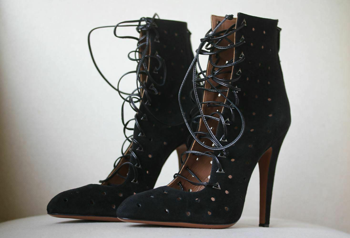 alaia lace up boots