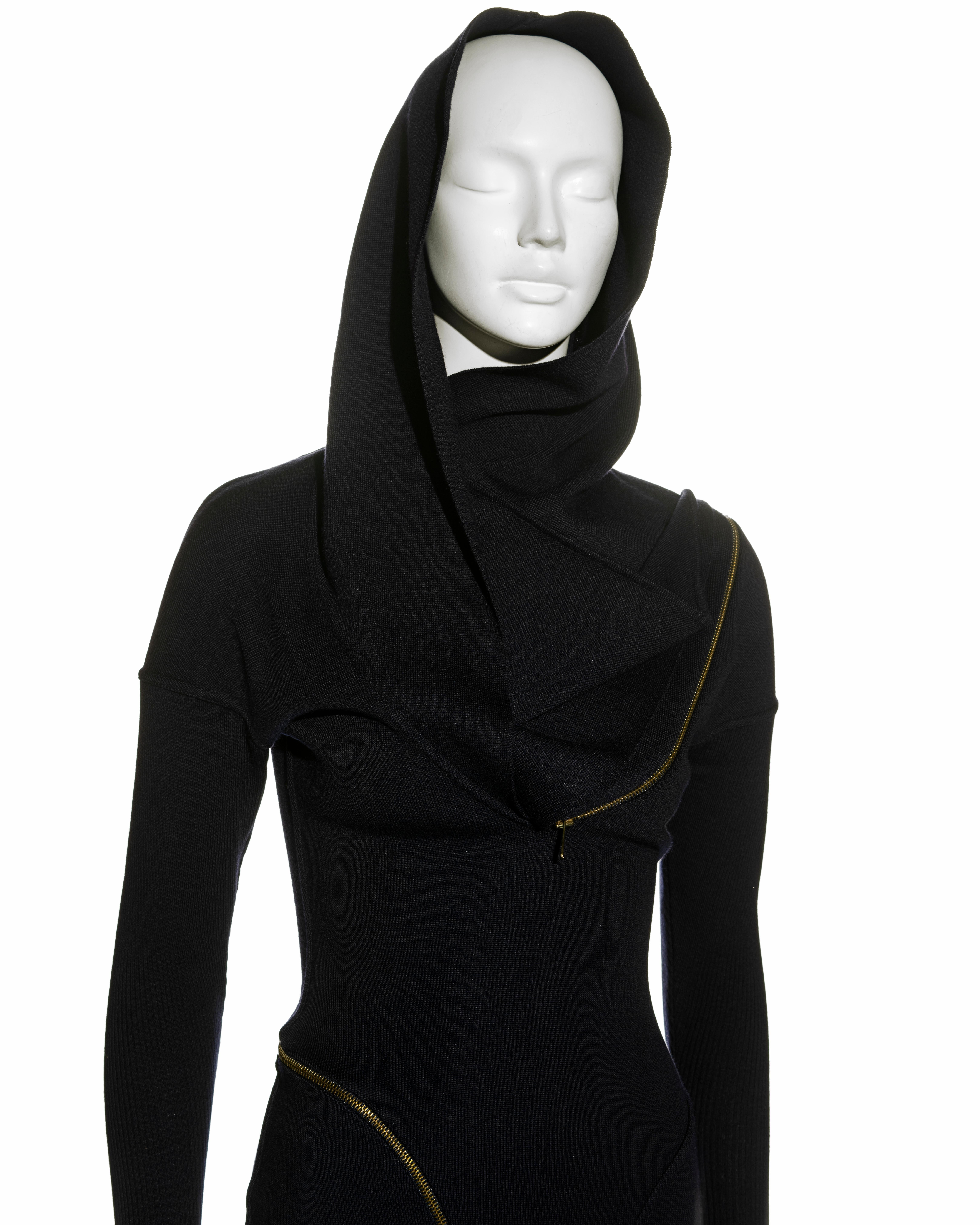 Azzedine Alaia Marineblaues gestricktes Bodycon-Kleid aus Jungfrauenwolle mit Kapuze, fw 1986 im Angebot 1