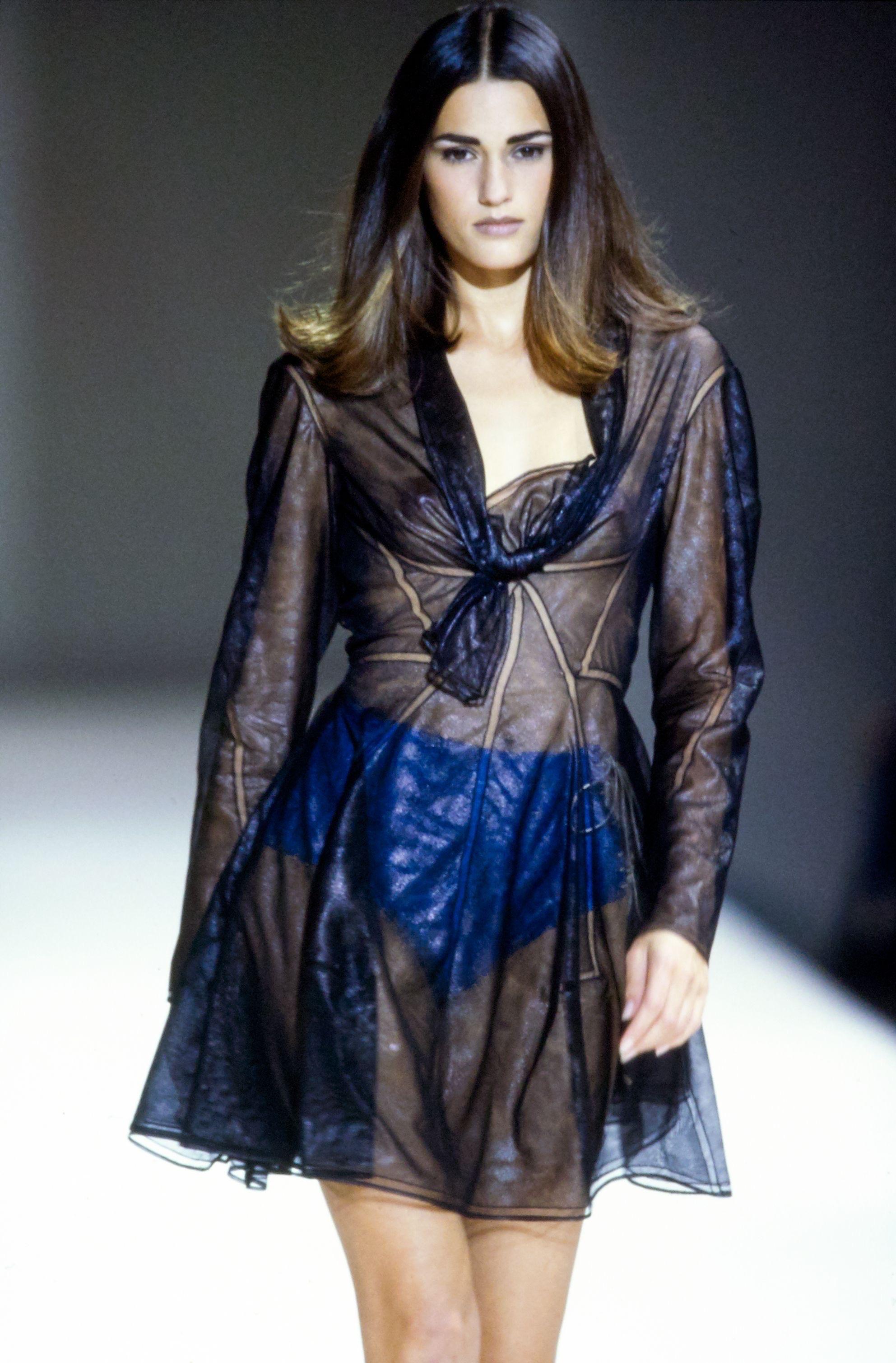 Azzedine Alaia S/S 1987/1991 Campaña de Pasarela Sujetador Envolvente Top y Pantalón Corto Conjunto de 2 Piezas en venta 11