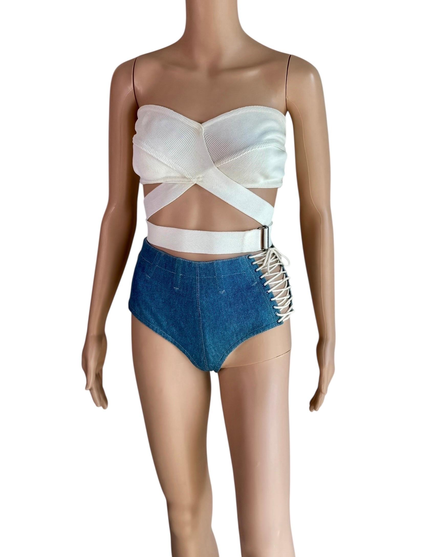 Azzedine Alaia S/S 1987/1991  Campaña de Pasarela Sujetador Vintage Bralette Crop Top y Pantalón Corto Vaquero Conjunto de 2 Piezas

Ten en cuenta que el sujetador es de la colección de primavera de 1987 y los pantalones cortos son de la colección