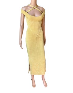 Robe moulante vintage Azzedine Alaïa, collection printemps-été 1991, inspirée du défilé, avec bustier ajouré et dos nu