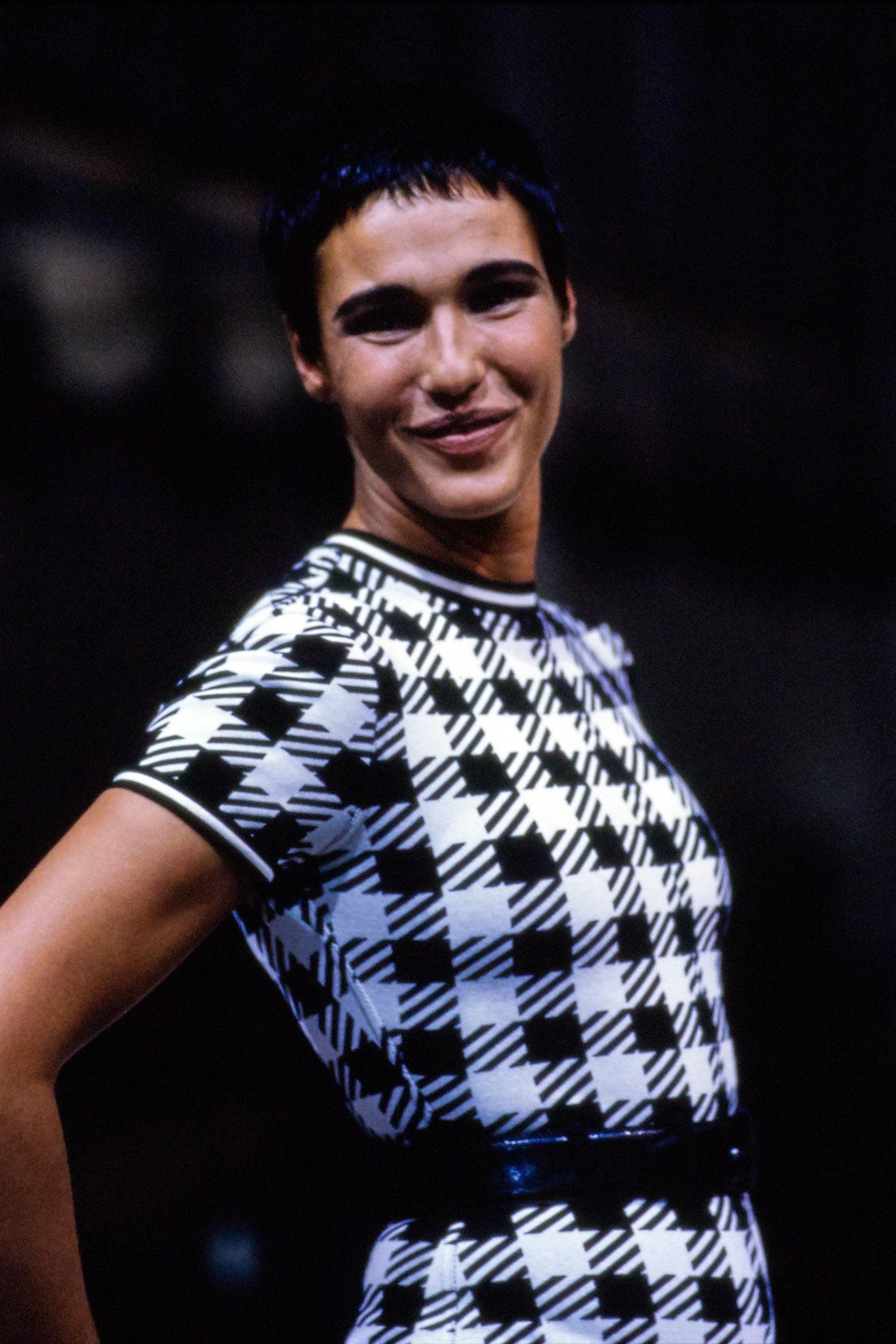 Azzedine Alaia pour Tati Runway 1991 - Mini robe imprimée vichy pied-de-poule en vente 4