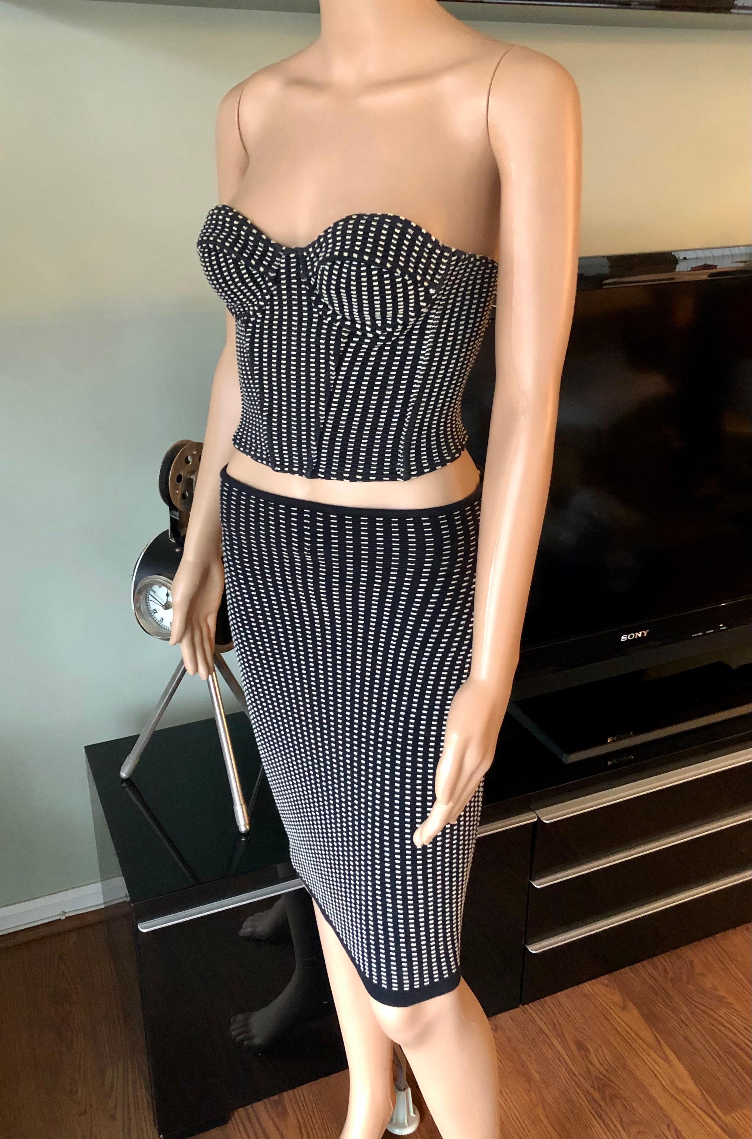 Azzedine Alaia F/W 1991 Vintage Skirt and Bustier Crop Top 2 Piece Set Size S/XS

Please note the top is size XS and the skirt is size S.

