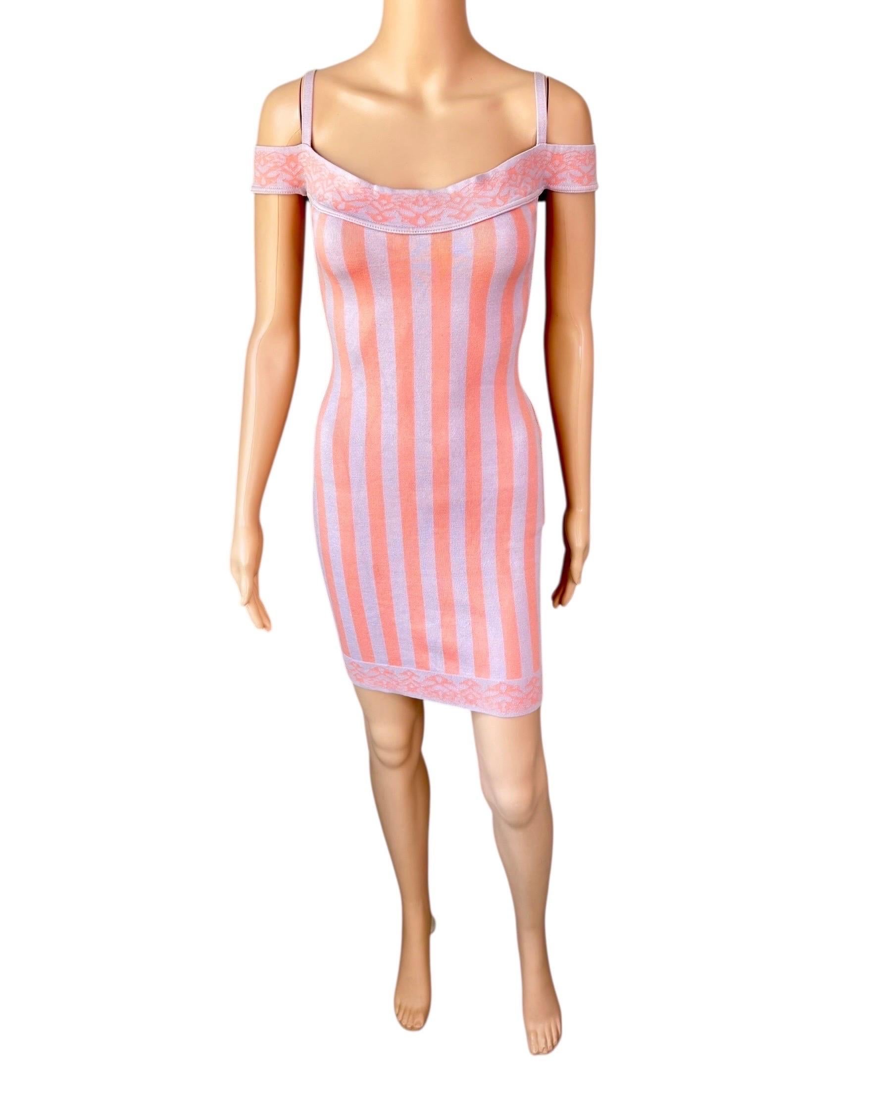 Azzedine Alaia S/S 1992 Pasarela Vintage Mini Vestido Bodycon Rayas Hombros Fríos en venta 7