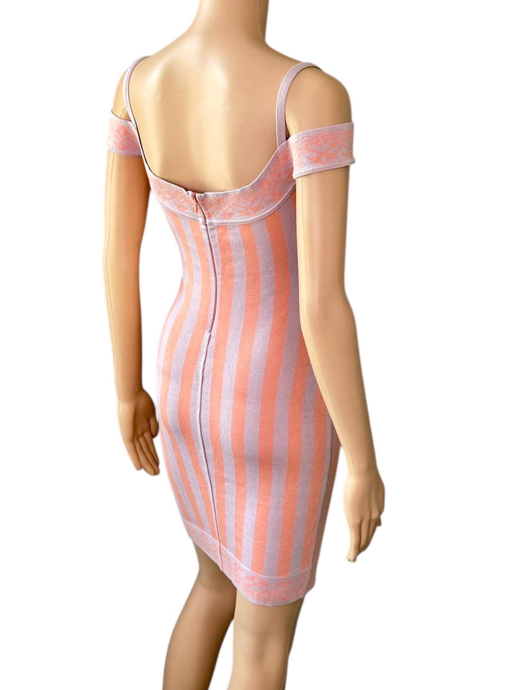 Azzedine Alaia S/S 1992 Pasarela Vintage Mini Vestido Bodycon Rayas Hombros Fríos en venta 8