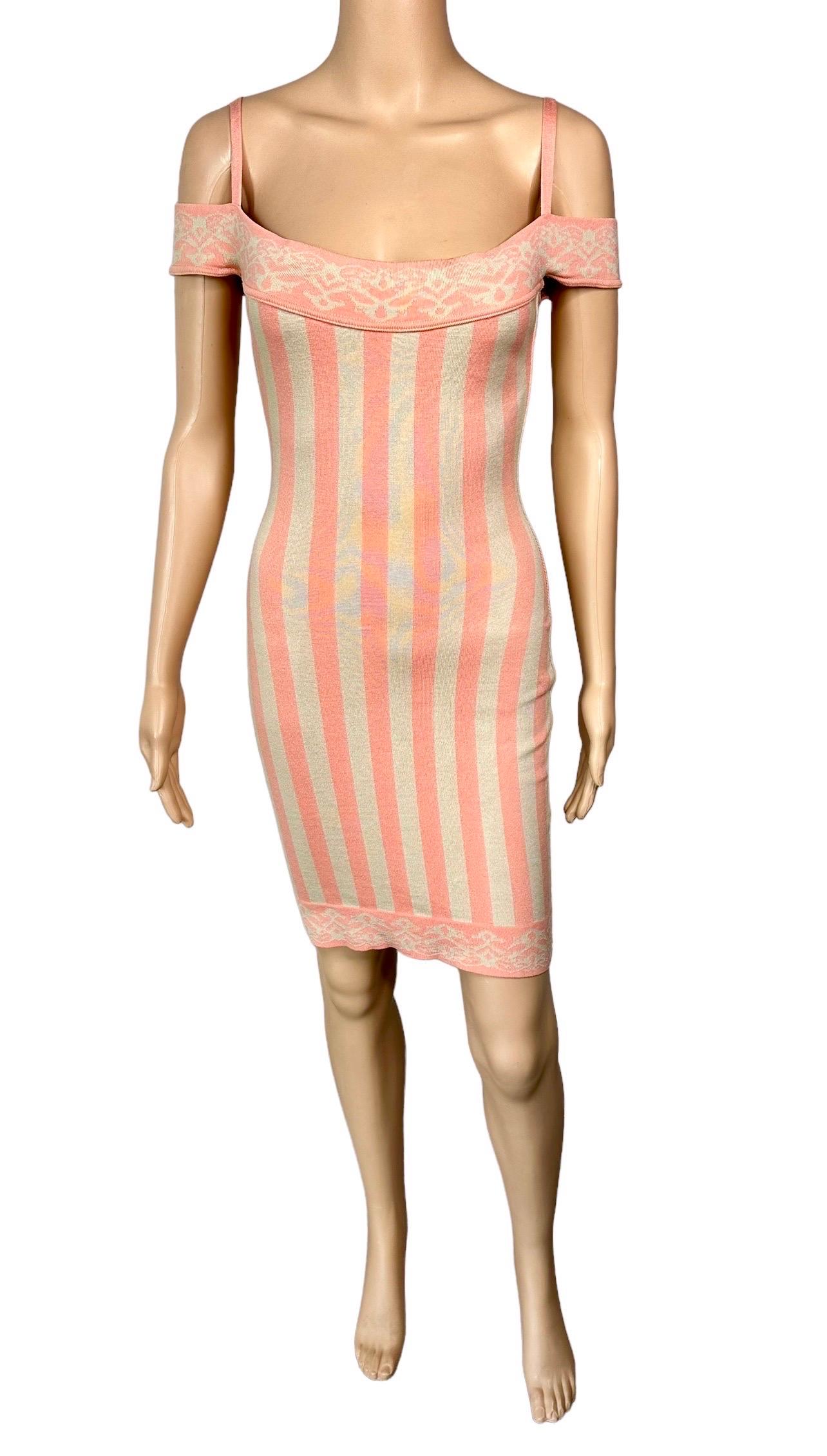 Azzedine Alaia S/S 1992 Vintage Cold-Shoulder Striped Bodycon Mini Dress Size S

Alaïa cold-shoulder bodycon dress with striped print throughout, squared neckline, short sleeves and concealed zip closure at back.
