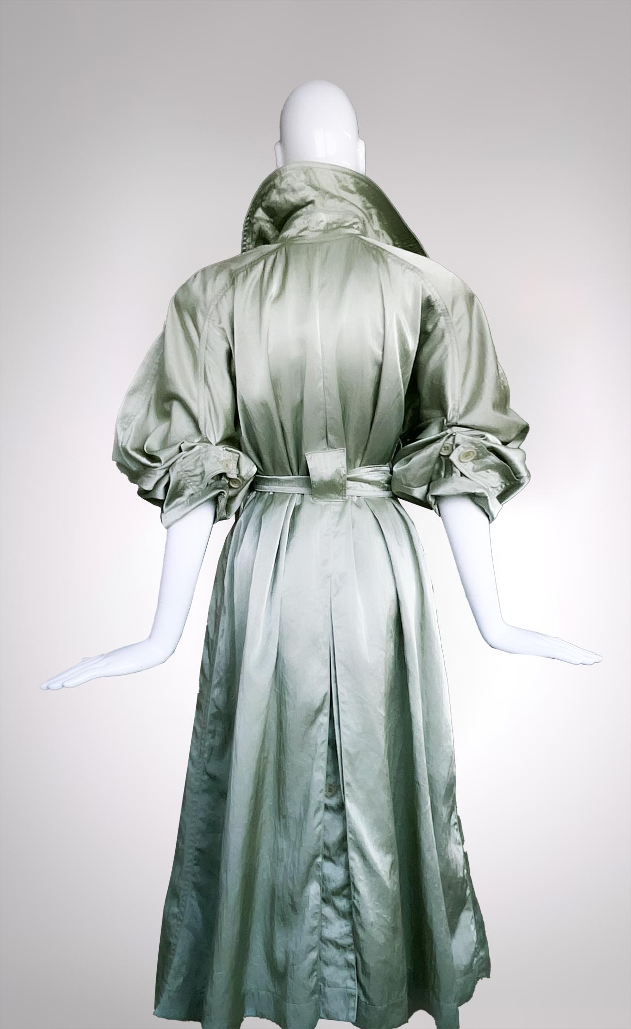 Azzedine Alaia Silk Trench Coat 1986 In Good Condition For Sale In Berlin, BE