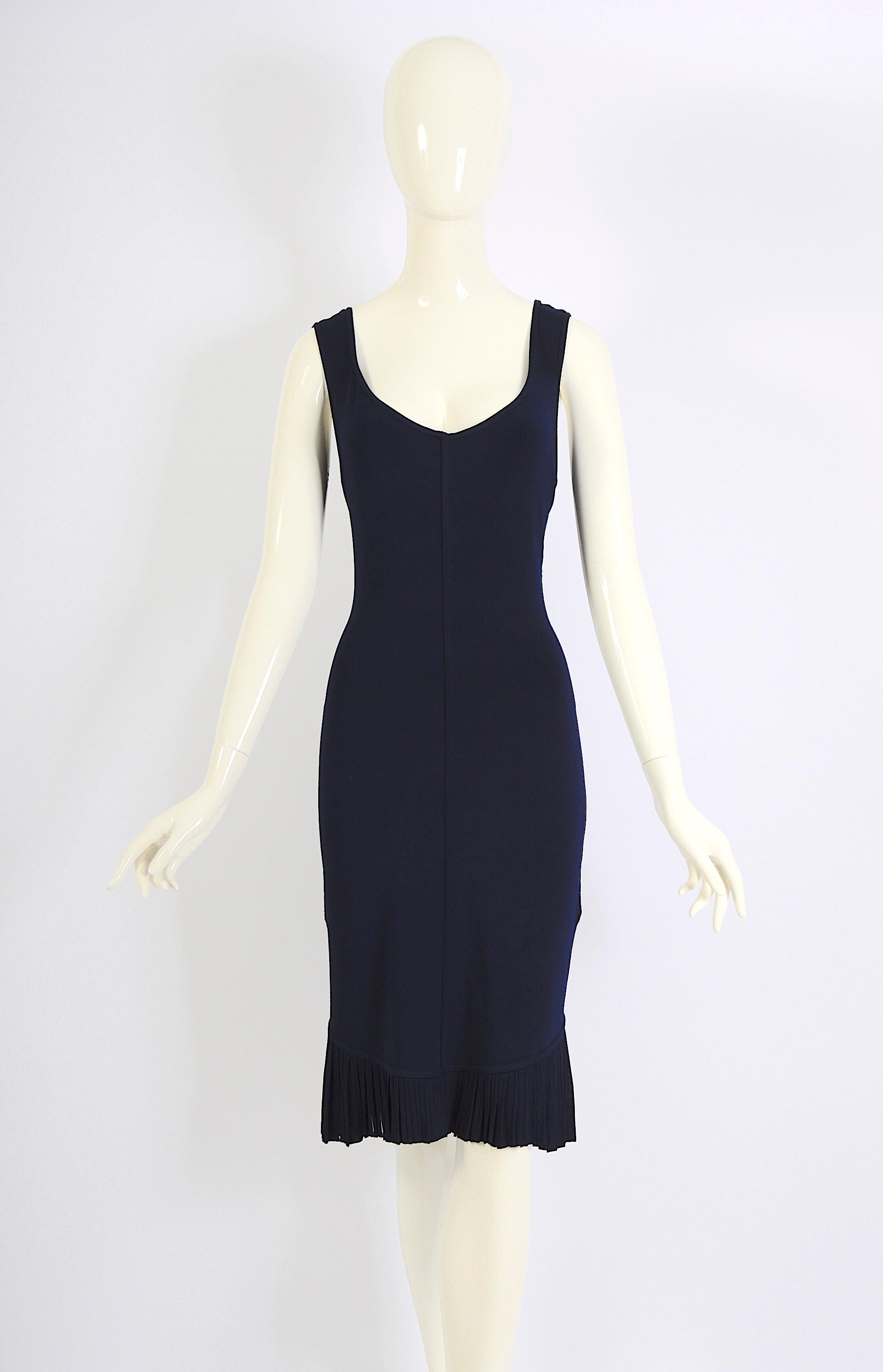 Azzedine Alaia SS 1990 Vintage Navy Blue Rayon Knit Body Con Pleated Hem Dress en vente 6