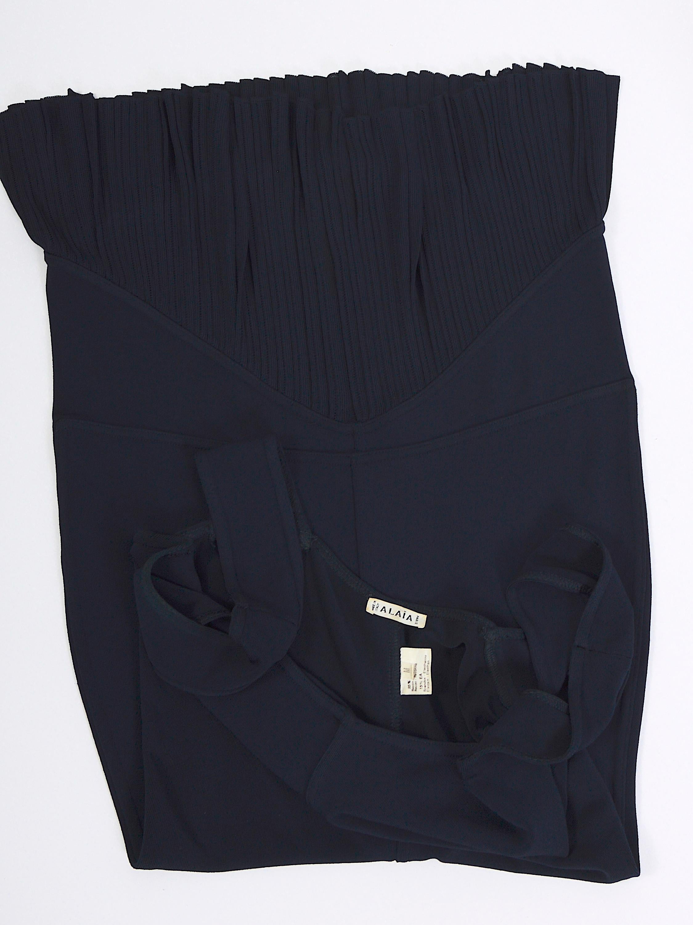Azzedine Alaia SS 1990 Vintage Navy Blue Rayon Knit Body Con Pleated Hem Dress en vente 10