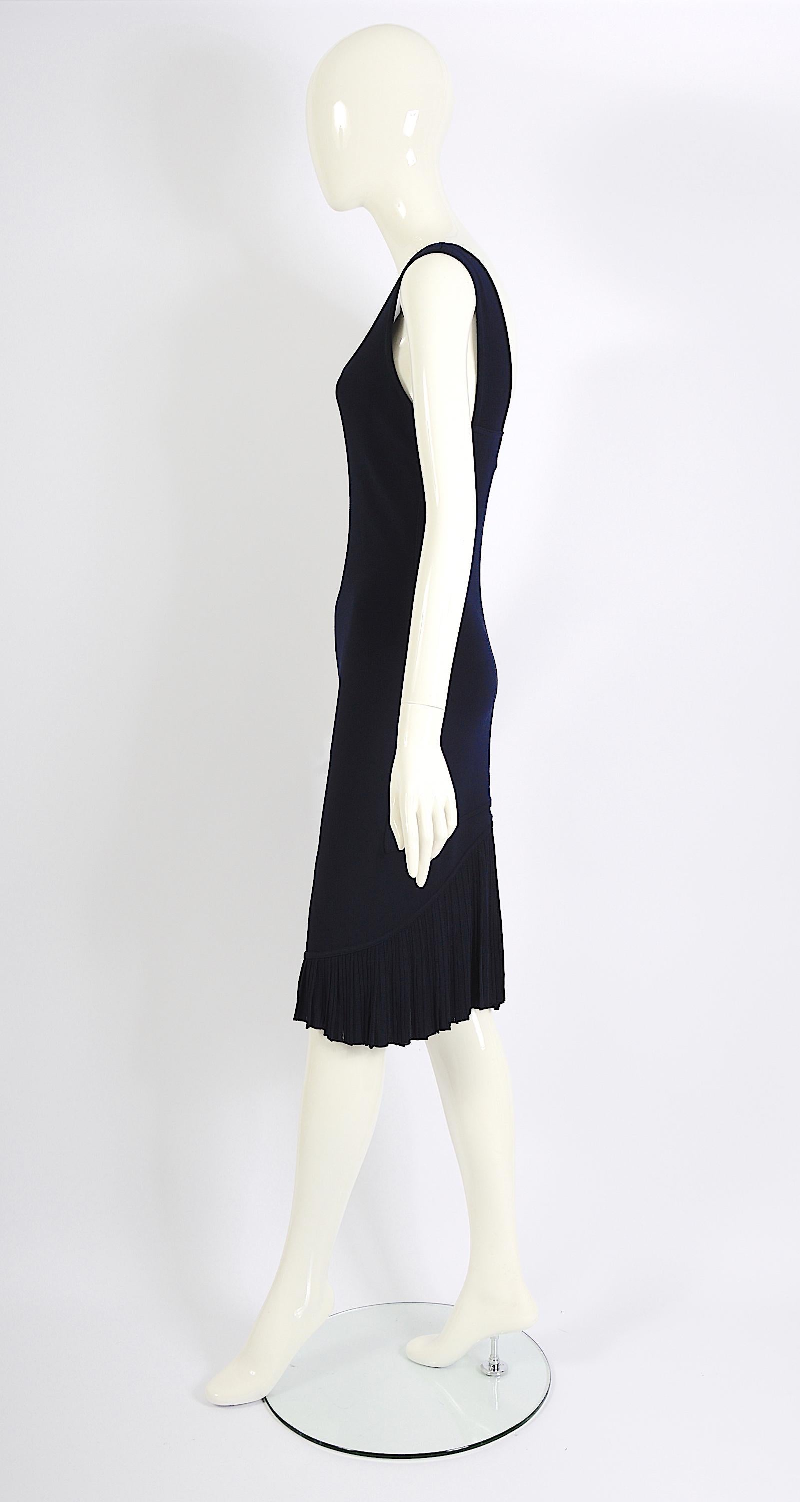 Azzedine Alaia SS 1990 Vintage Navy Blue Rayon Knit Body Con Pleated Hem Dress en vente 3