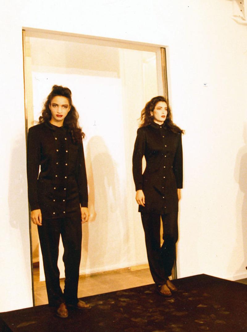 AZZEDINE ALAÏA SS 86 iconic and rare knitted shirt dress In Excellent Condition For Sale In Milano, MILANO