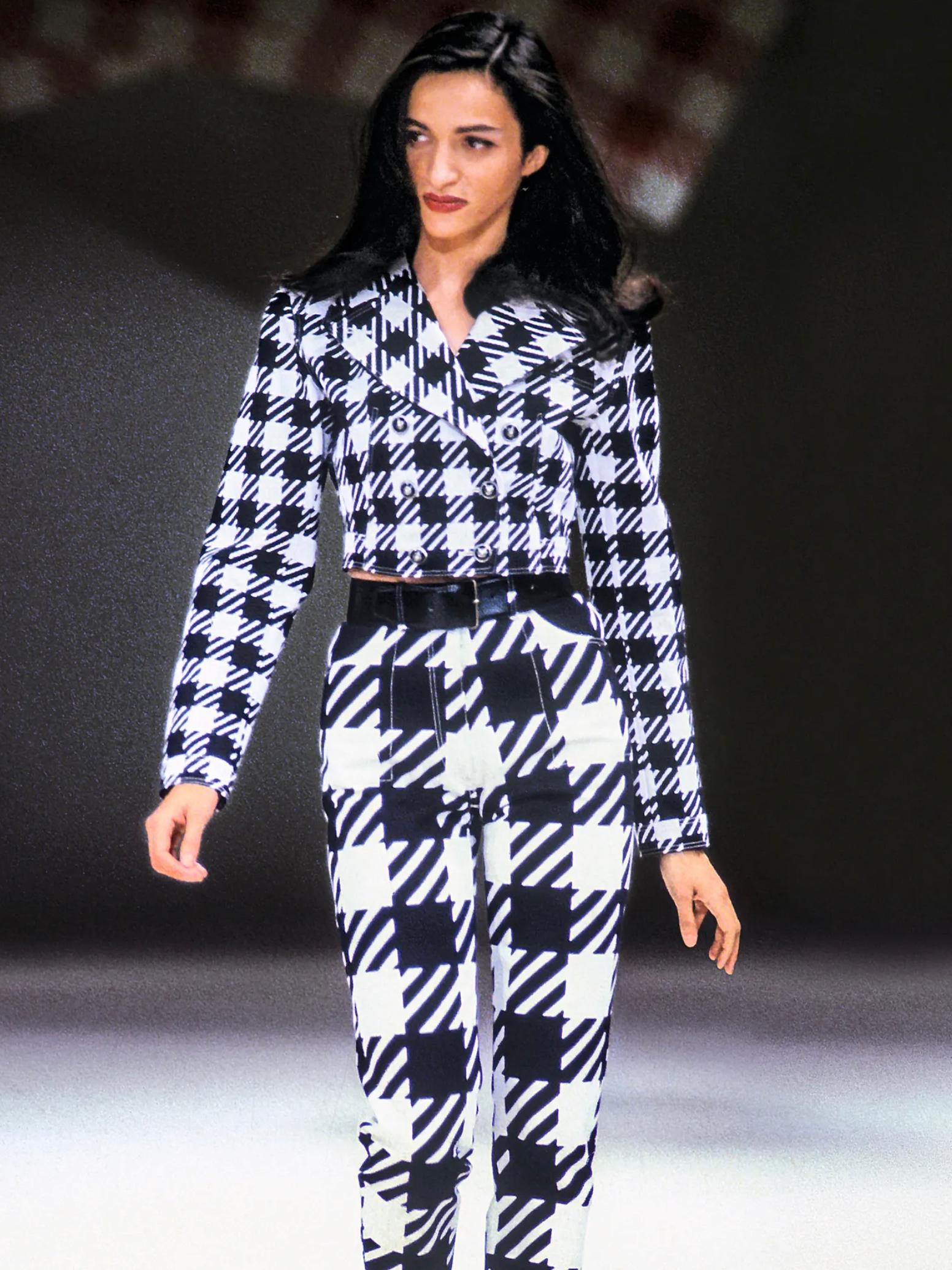 AZZEDINE ALAÏA SS 91 Costume deux pièces imprimé pied-de-poule, rare et iconique en vente 4