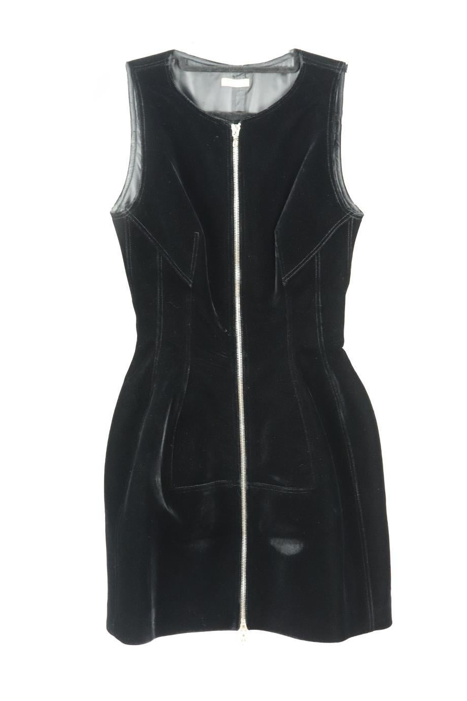 Azzedine Alaïa velvet mini dress. Black. Sleeveless, crewneck. Zip fastening at front. 65% Rayon, 35% cupro; lining: 100% polyester. Size: FR 38 (UK 10, US 6, IT 42). Bust: 31 in. Waist: 23.8 in. Hips: 47 in. Length: 31 in. Very good condition -
