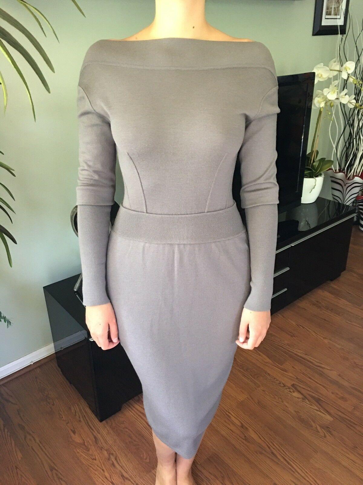 Azzedine Alaia Vintage Fitted Open Back Dress Size Small

Alaïa knit long sleeve dress with V-back, rib knit trim throughout and elasticized waistband. Size not listed, estimated from measurements.

All Eyes on Alaïa
For the last half-century, the