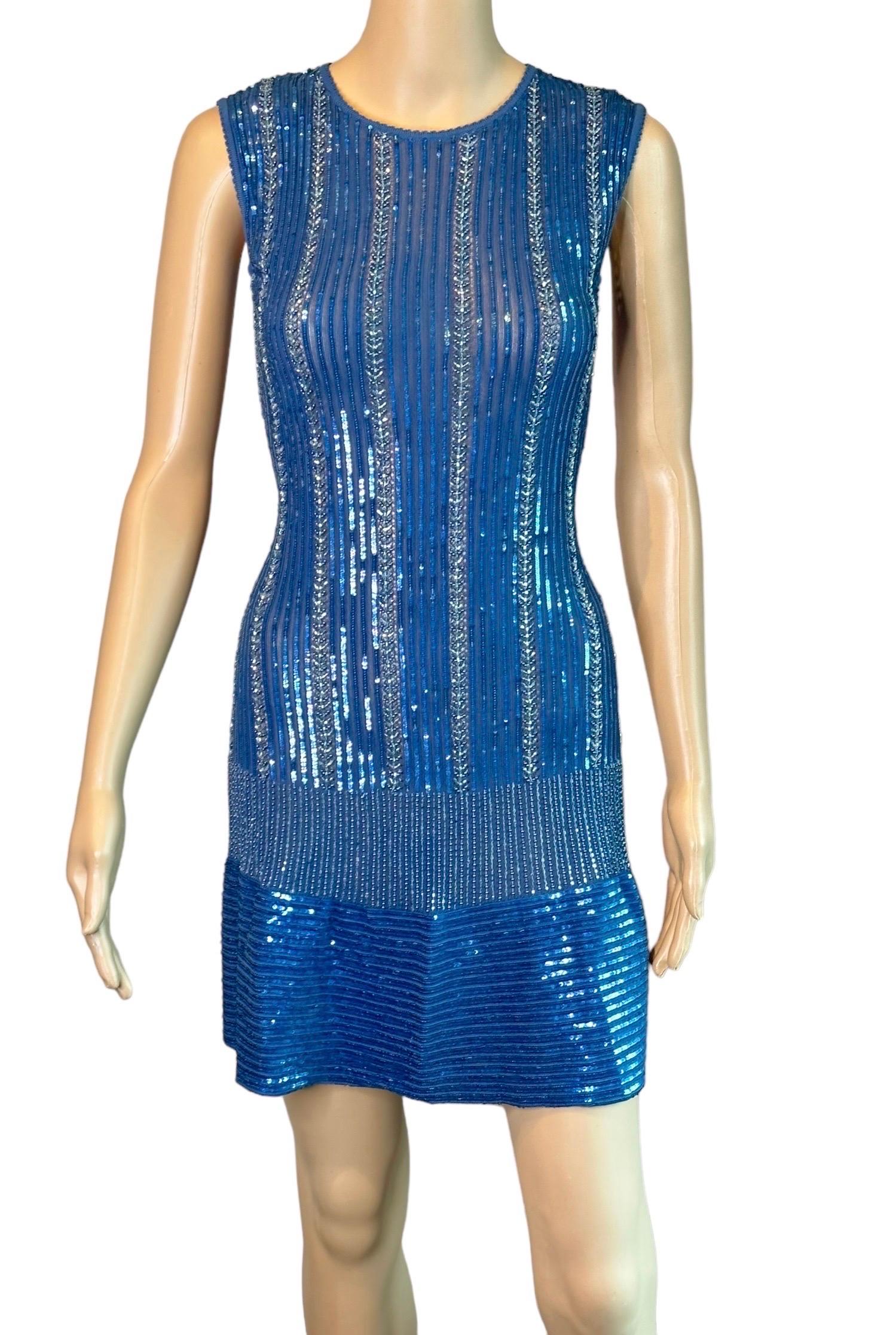 Azzedine Alaia, mini-robe bleue embellie de sequins, défilé P/E 1996 en vente 7