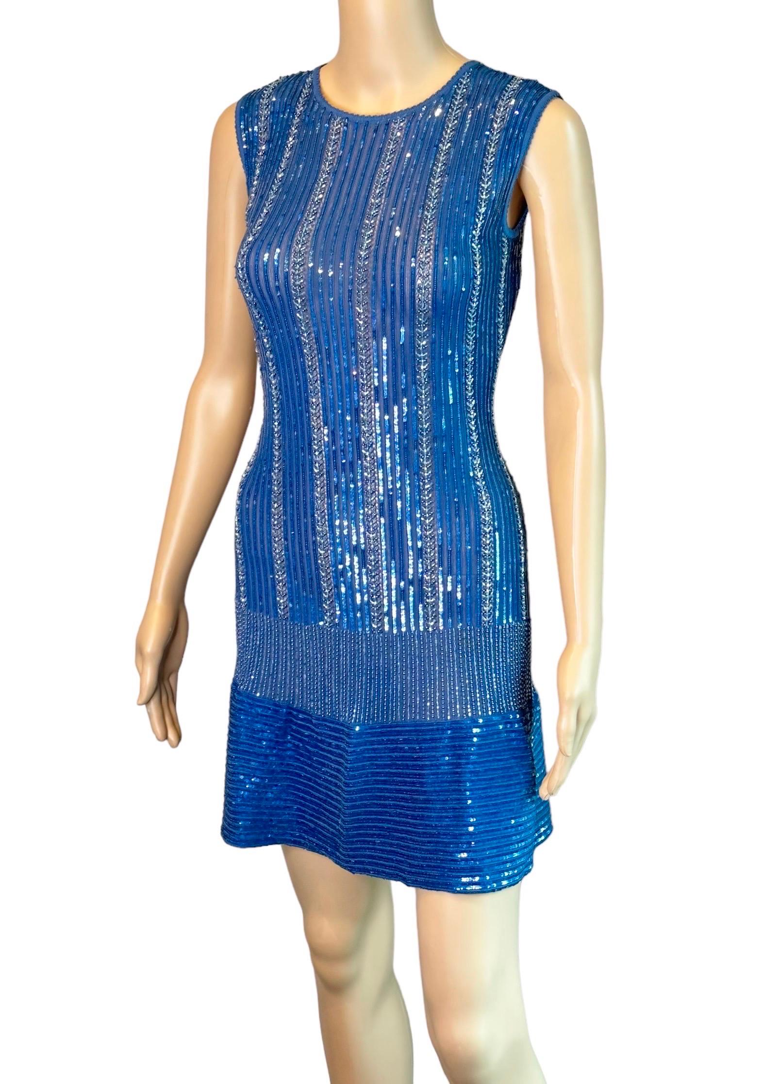 Azzedine Alaia, mini-robe bleue embellie de sequins, défilé P/E 1996 en vente 8
