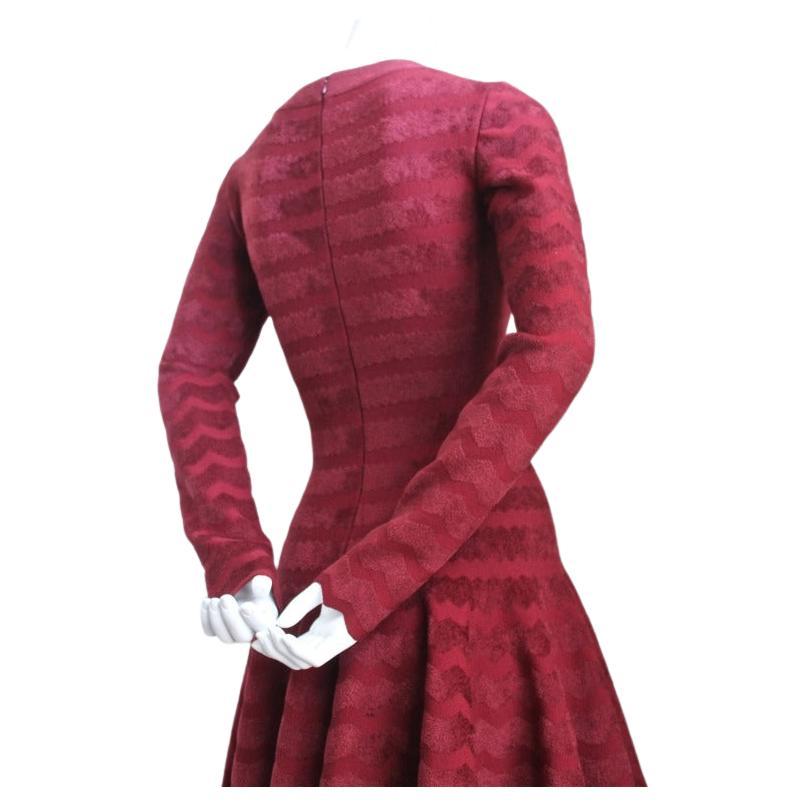 Azzedine Alaia zig zag cranberry chenille knit dress In New Condition For Sale In San Fransisco, CA