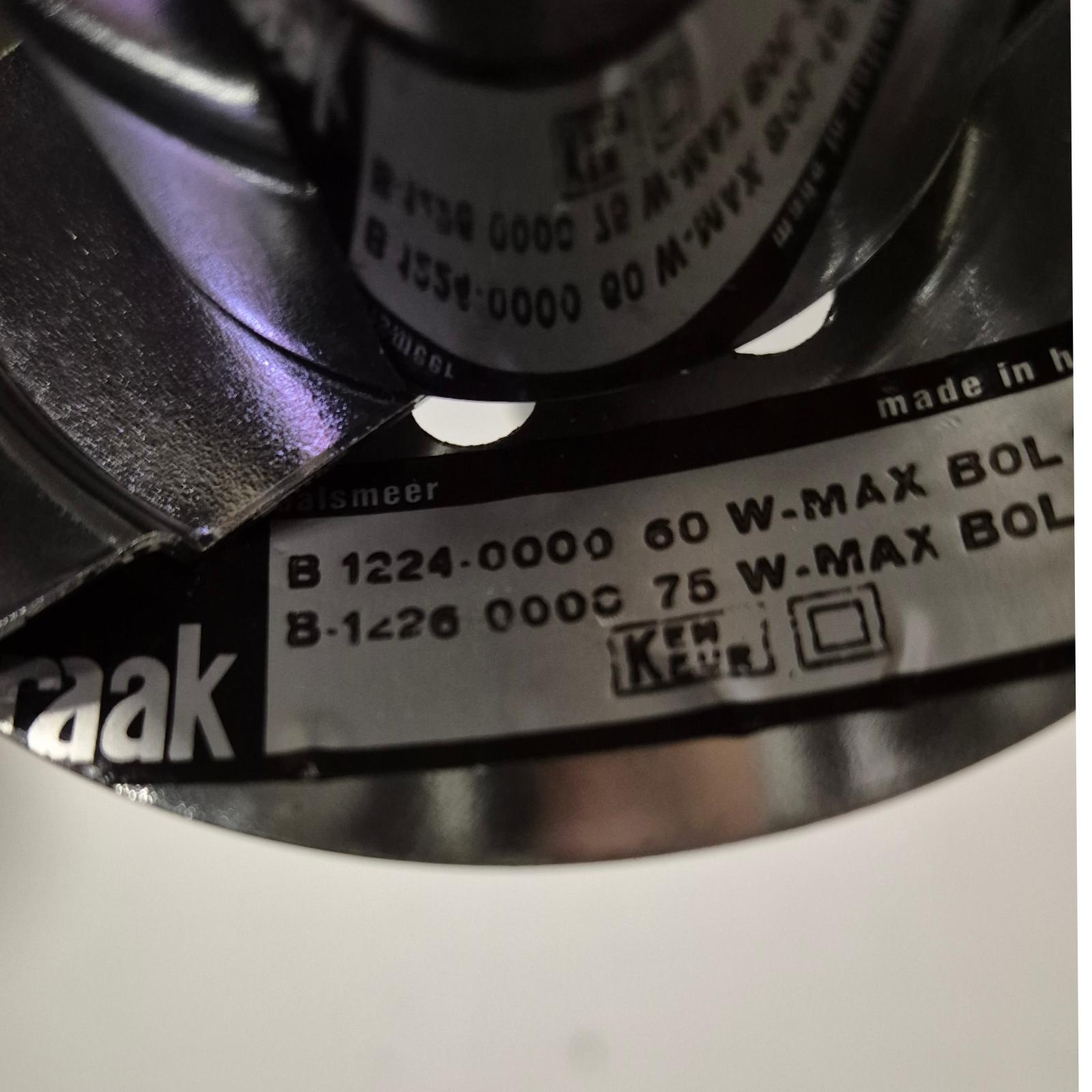 B-1224 Lámpara colgante de vidrio con forma de gota de Raak, Países Bajos Años 70 Era espacial en venta