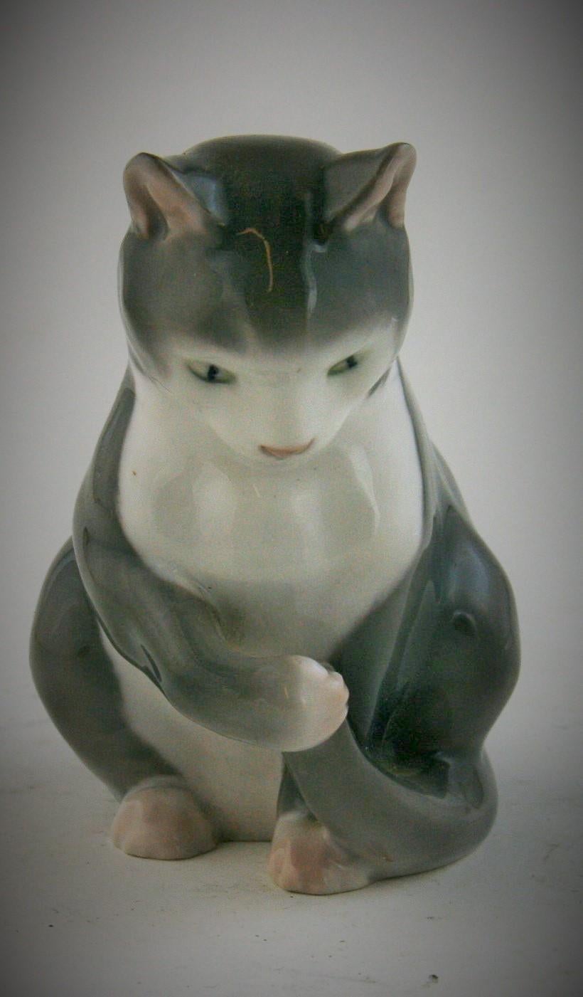B and G Danish Porcelain Miniature Cat Sculpture In Good Condition In Douglas Manor, NY