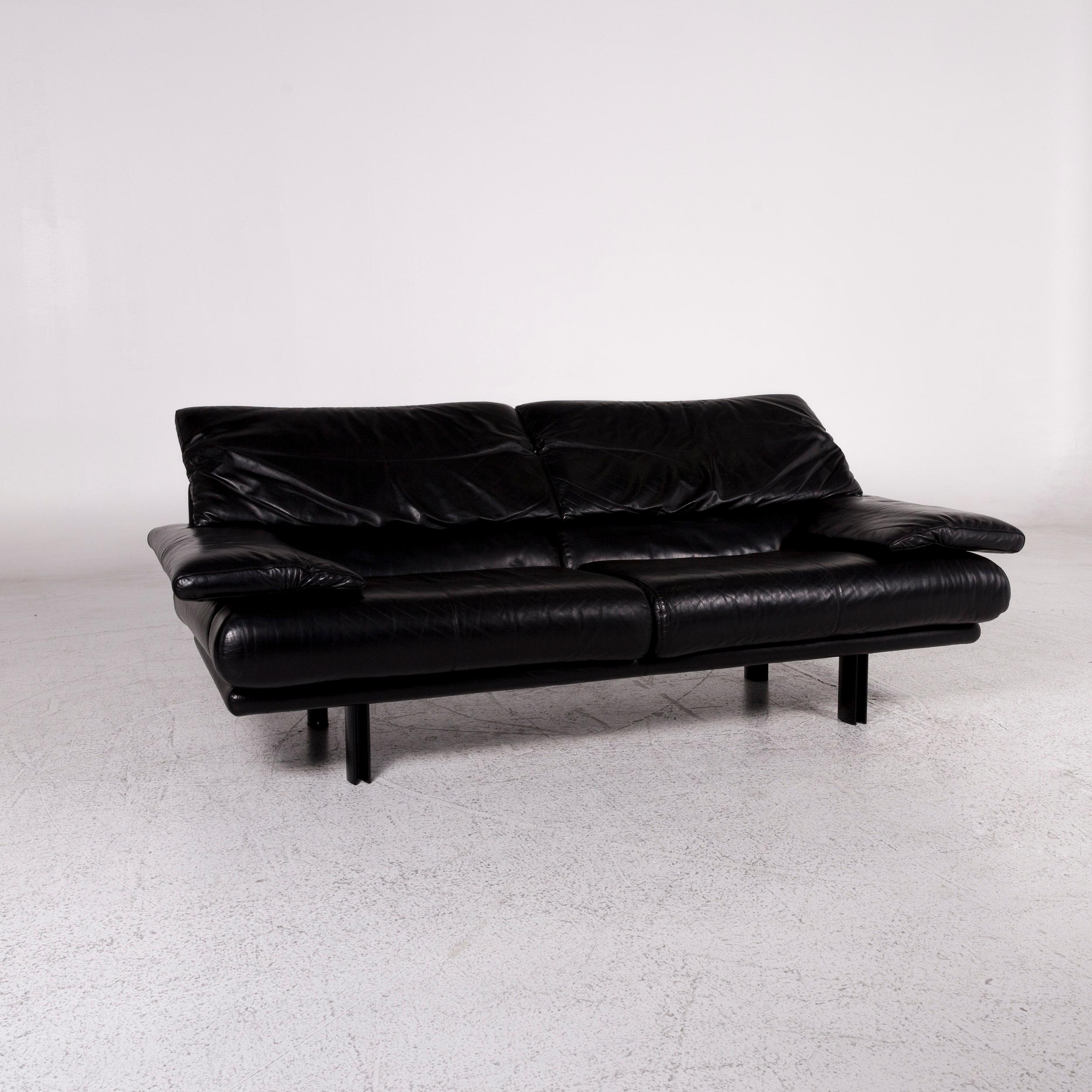 We bring to you a B & B Italia Alanda leather sofa black two-seat function Paolo Piva couch.

 
 Product measurements in centimeters:
 
 Depth 90
Width 210
Height 73
Seat-height 45
Rest-height 53
Seat-depth 56
Seat-width 128
Back-height