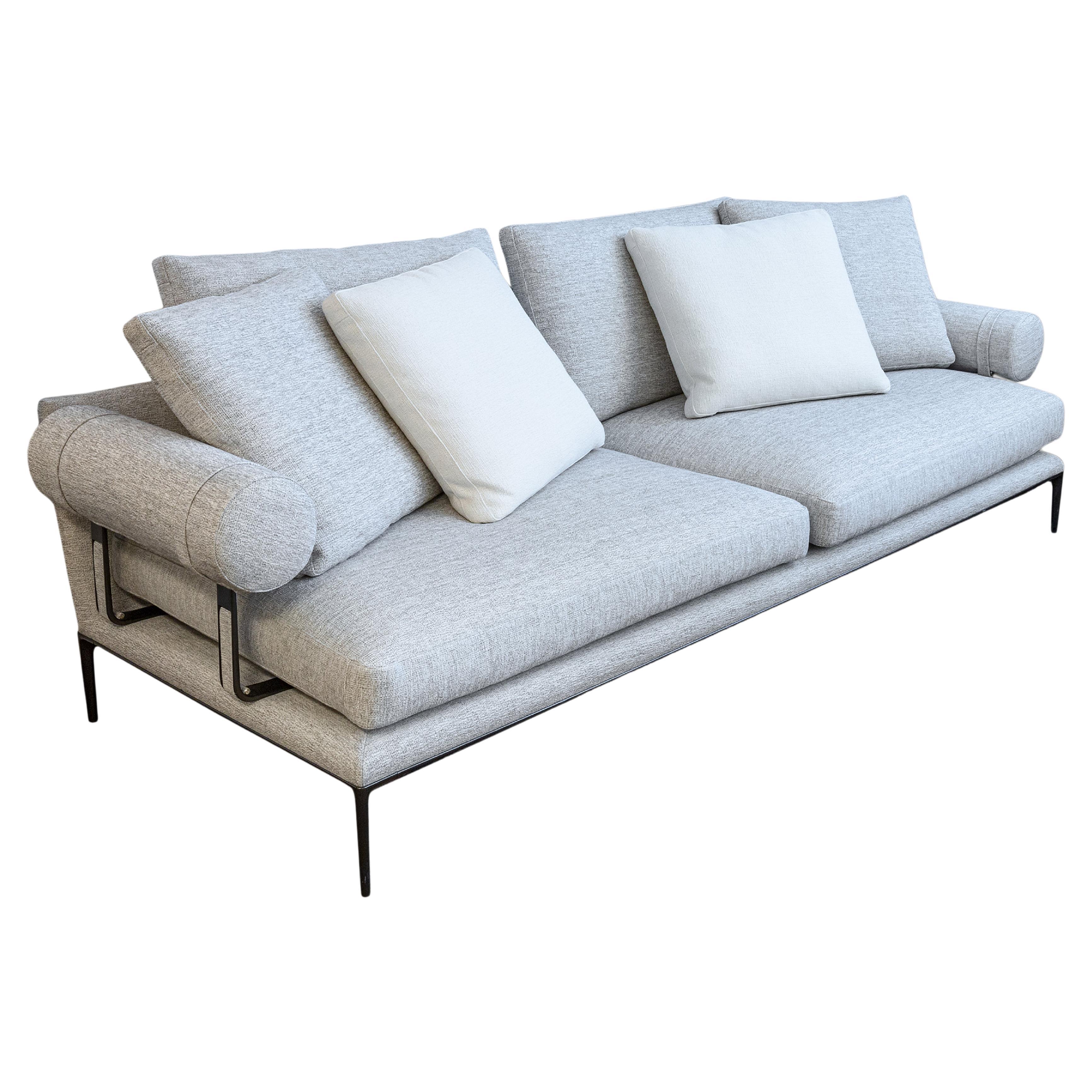 B & B Italia Antonio Citterio Atoll Contemporary Sofa with Bolster Style Arms (Canapé contemporain avec accoudoirs en forme de traversin) en vente