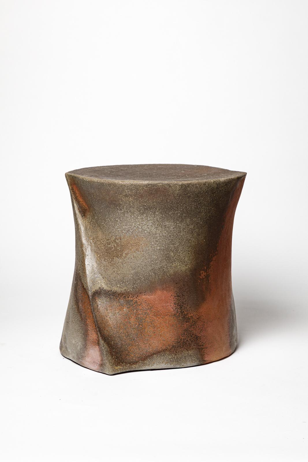 Francese B. Sgabello o tavolino in gres marrone di Chassang Torsade 2024 32 cm in vendita