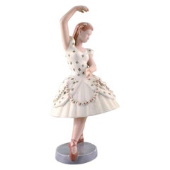 B & G / Bing & Grondahl - Statuetta di porcellana con aquilegia - Numero 2355.