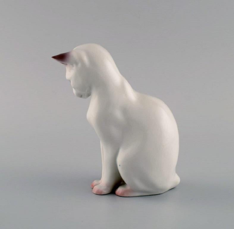 Danish B & G / Bing & Grondahl Porcelain Figure, Sitting Cat, Number 2476 For Sale