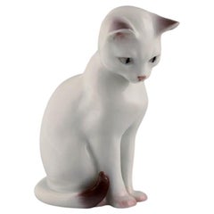 B & G / Bing & Grondahl Porcelain Figure, Sitting Cat, Number 2476