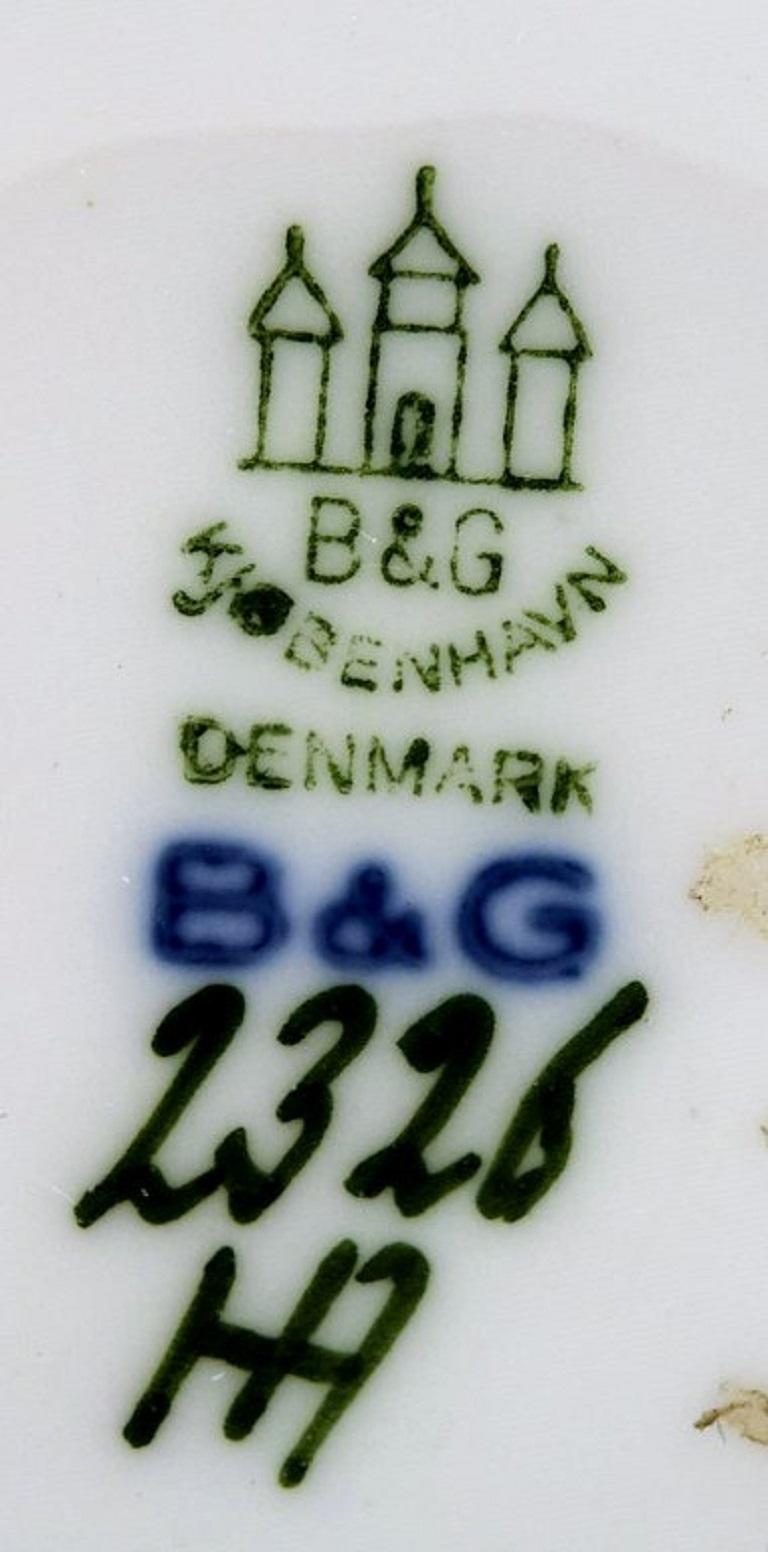 Porcelain B & G / Bing & Grondahl, The little gardener / girl with watering can