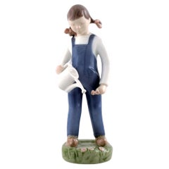 B & G / Bing & Grondahl, The little gardener / girl with watering can