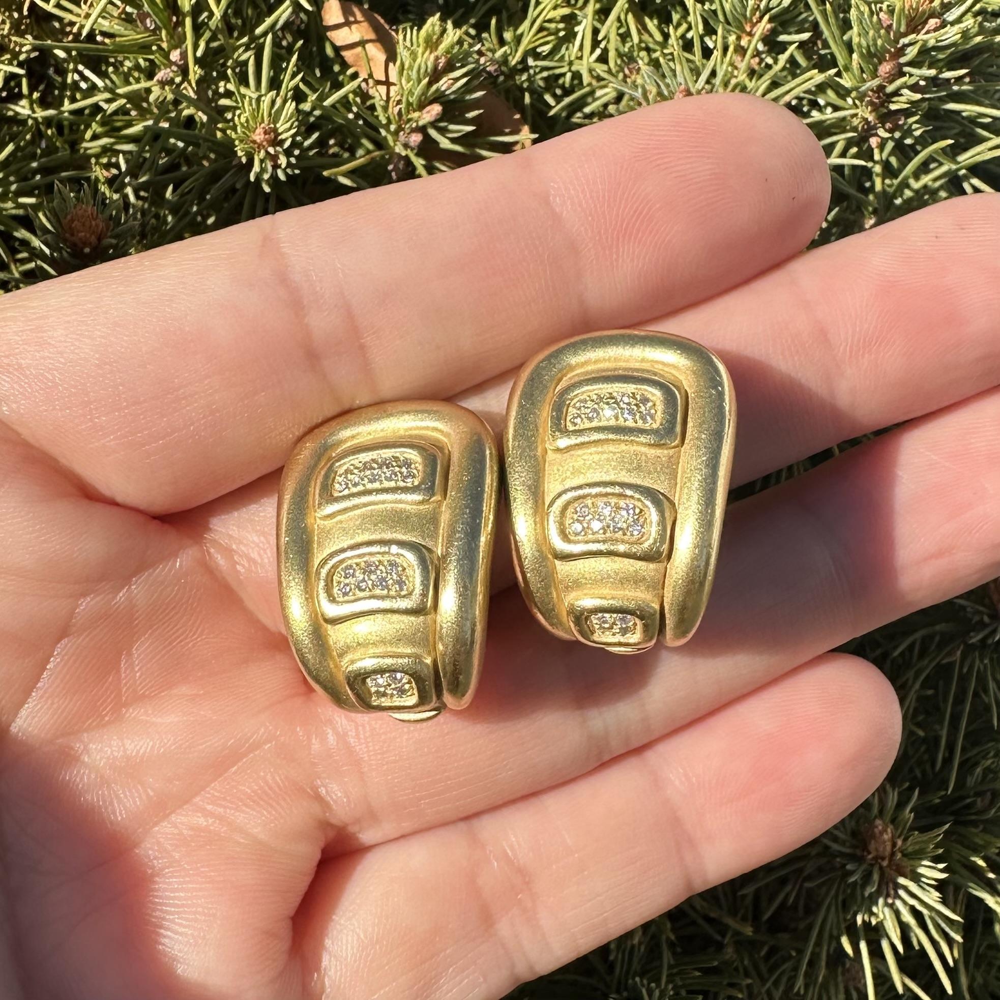 B. KIESELSTEIN-CORD Boucles d'oreilles en or jaune 18 ct à sections de diamants graduées en vente 5