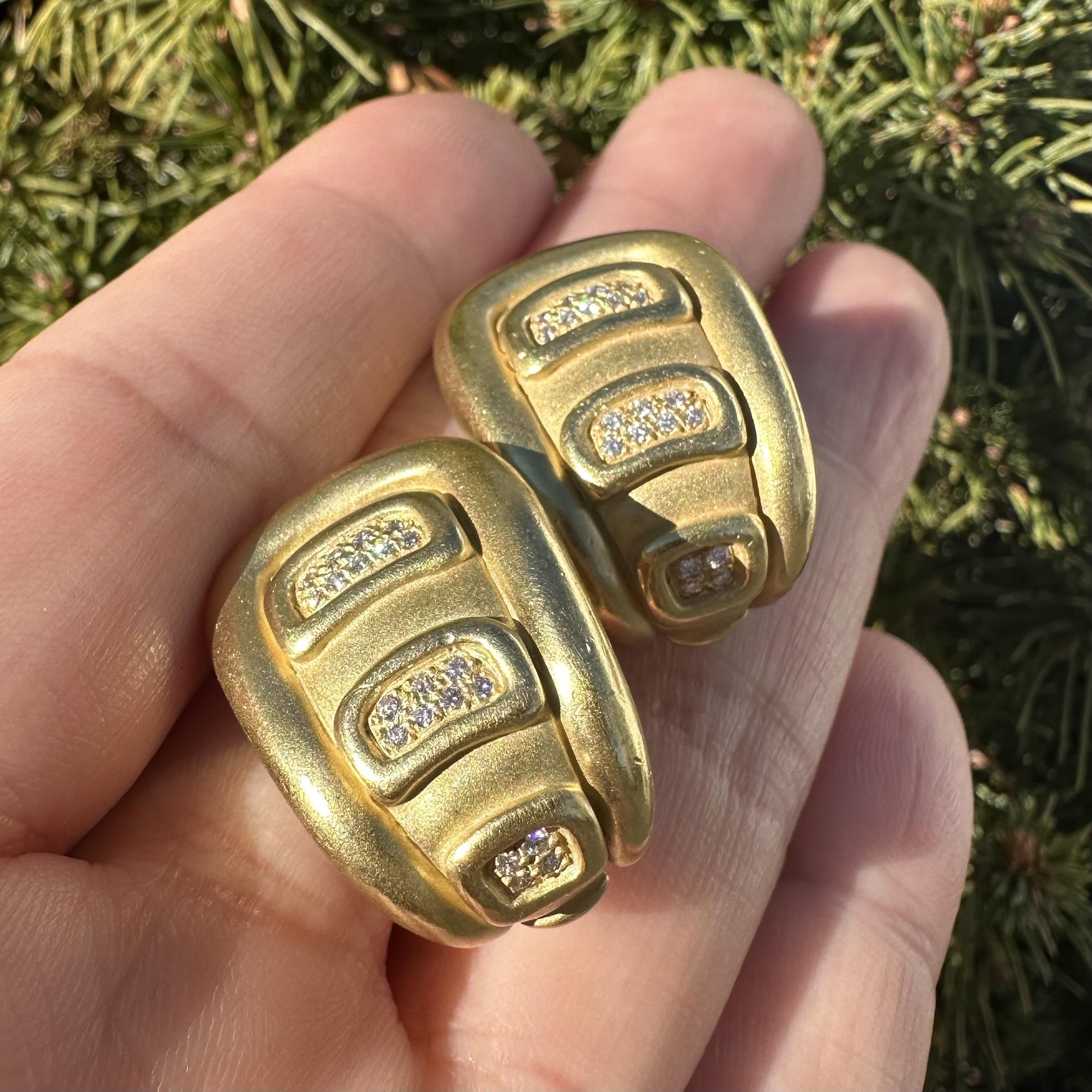 B. KIESELSTEIN-CORD Boucles d'oreilles en or jaune 18 ct à sections de diamants graduées en vente 6