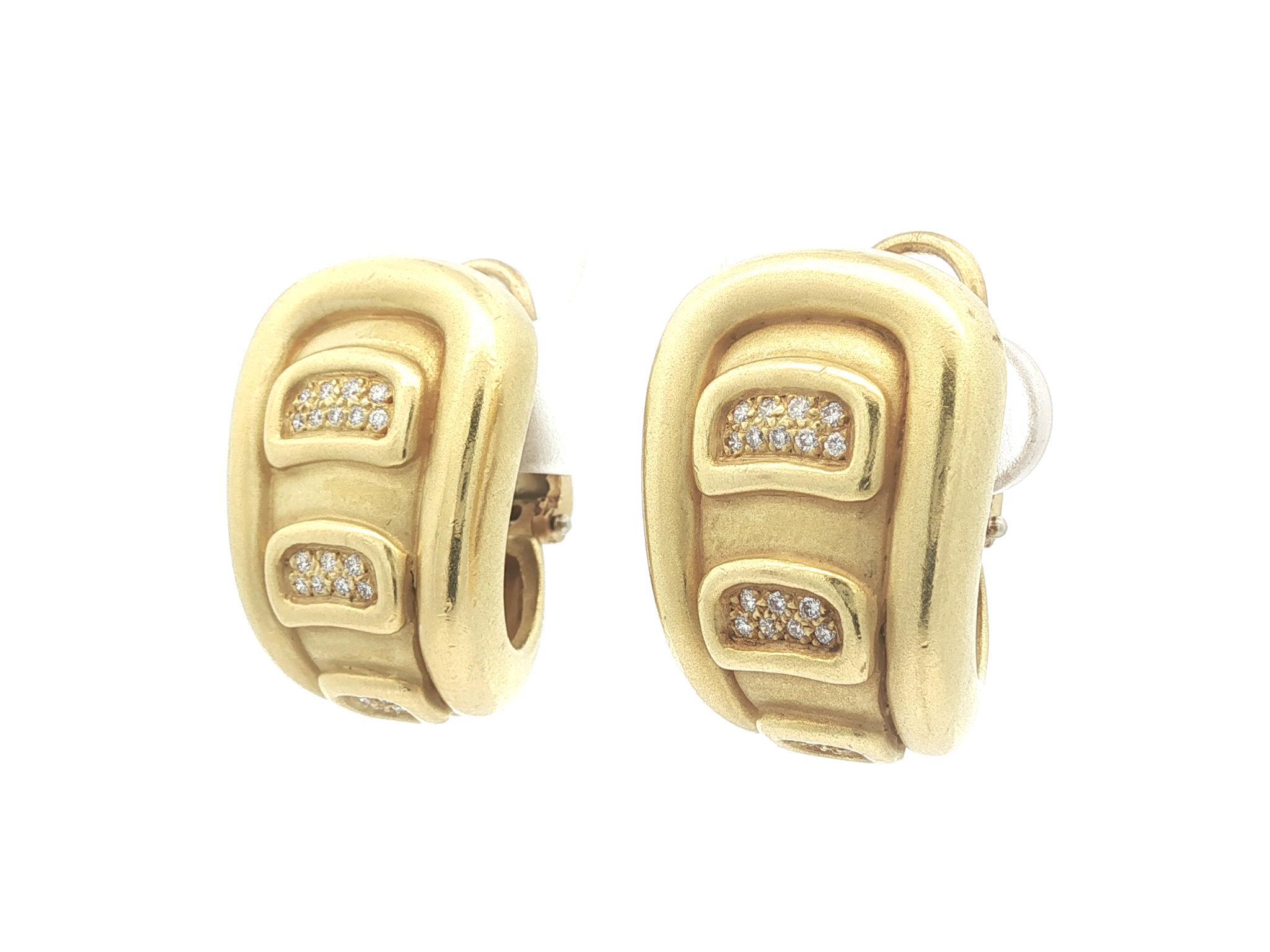 Taille brillant B. KIESELSTEIN-CORD Boucles d'oreilles en or jaune 18 ct à sections de diamants graduées en vente