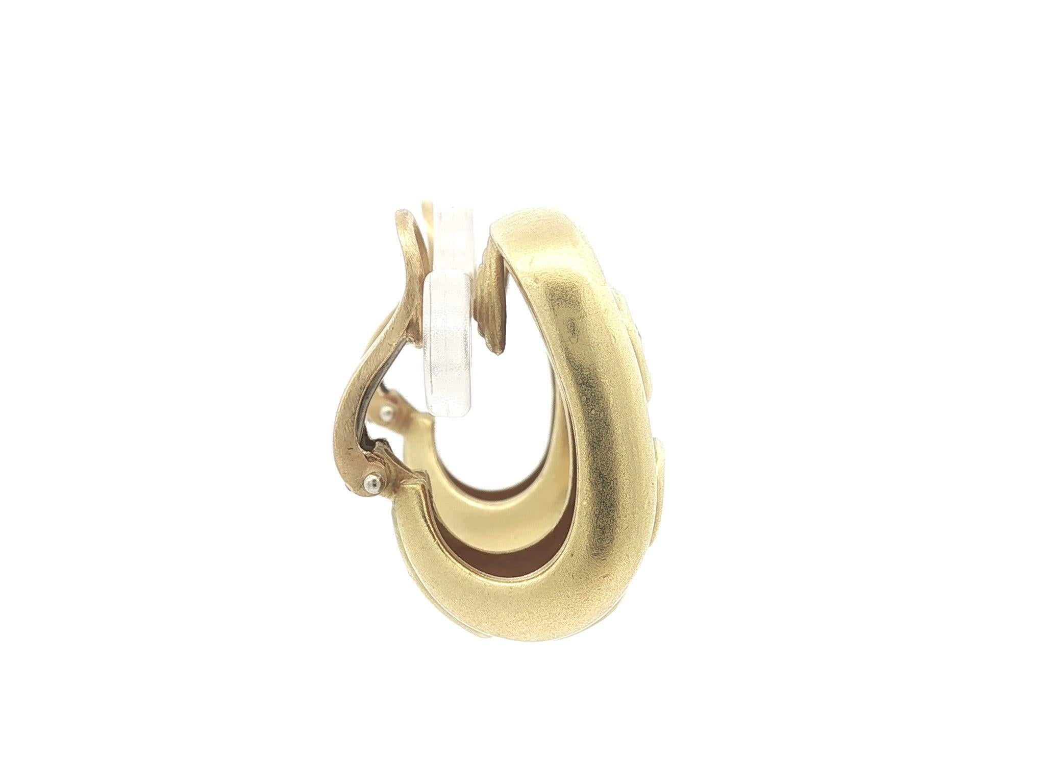 B. KIESELSTEIN-CORD Boucles d'oreilles en or jaune 18 ct à sections de diamants graduées en vente 1