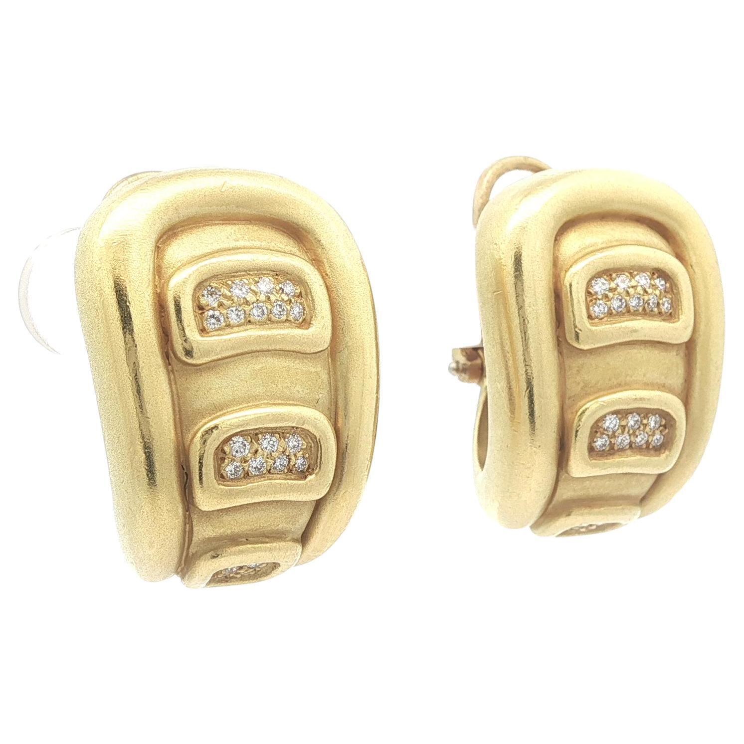 B. KIESELSTEIN-CORD Orecchini a bracciale graduati con sezioni di diamanti in oro giallo 18 ct.