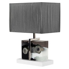 Lampada da tavolo, paralume artistico in vetro di Murano grigio scuro B-lock by Multiforme