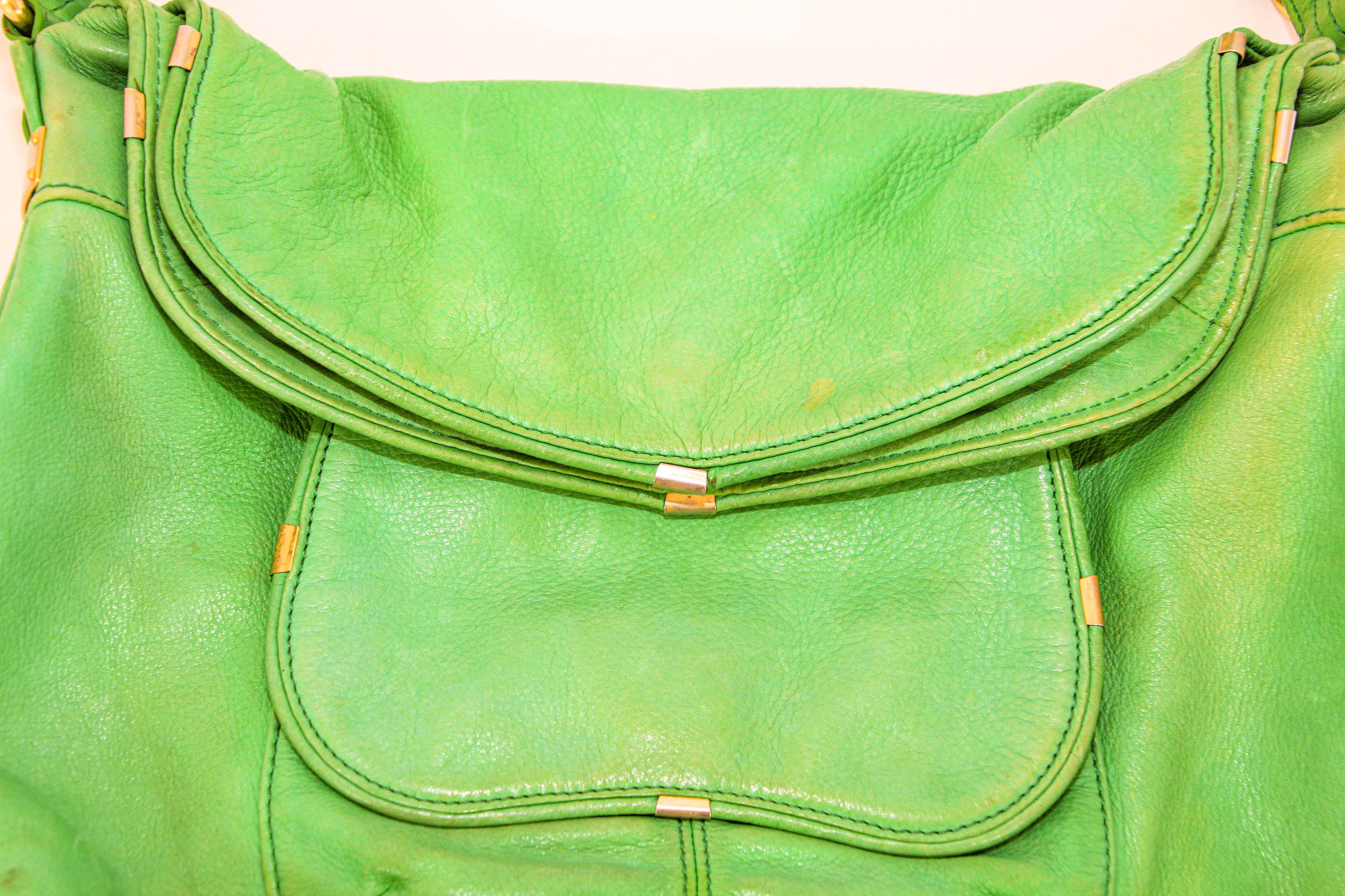B. Makowsky Green Leather Shoulder Bag In Good Condition For Sale In North Hollywood, CA