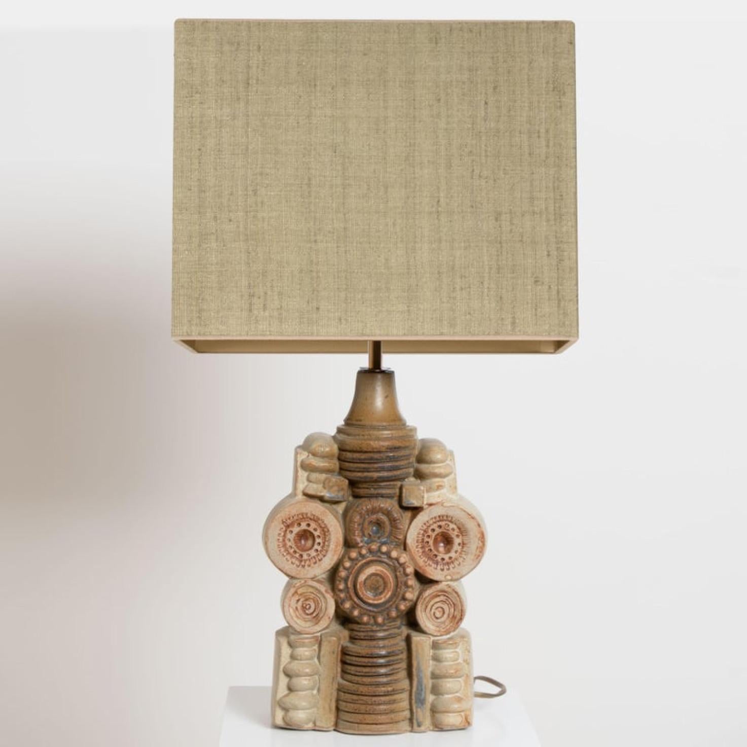 B. Lampe de table en céramique Rooke avec abat-jour en soie fait sur mesure René Houben, 1960s Bon état - En vente à Rijssen, NL